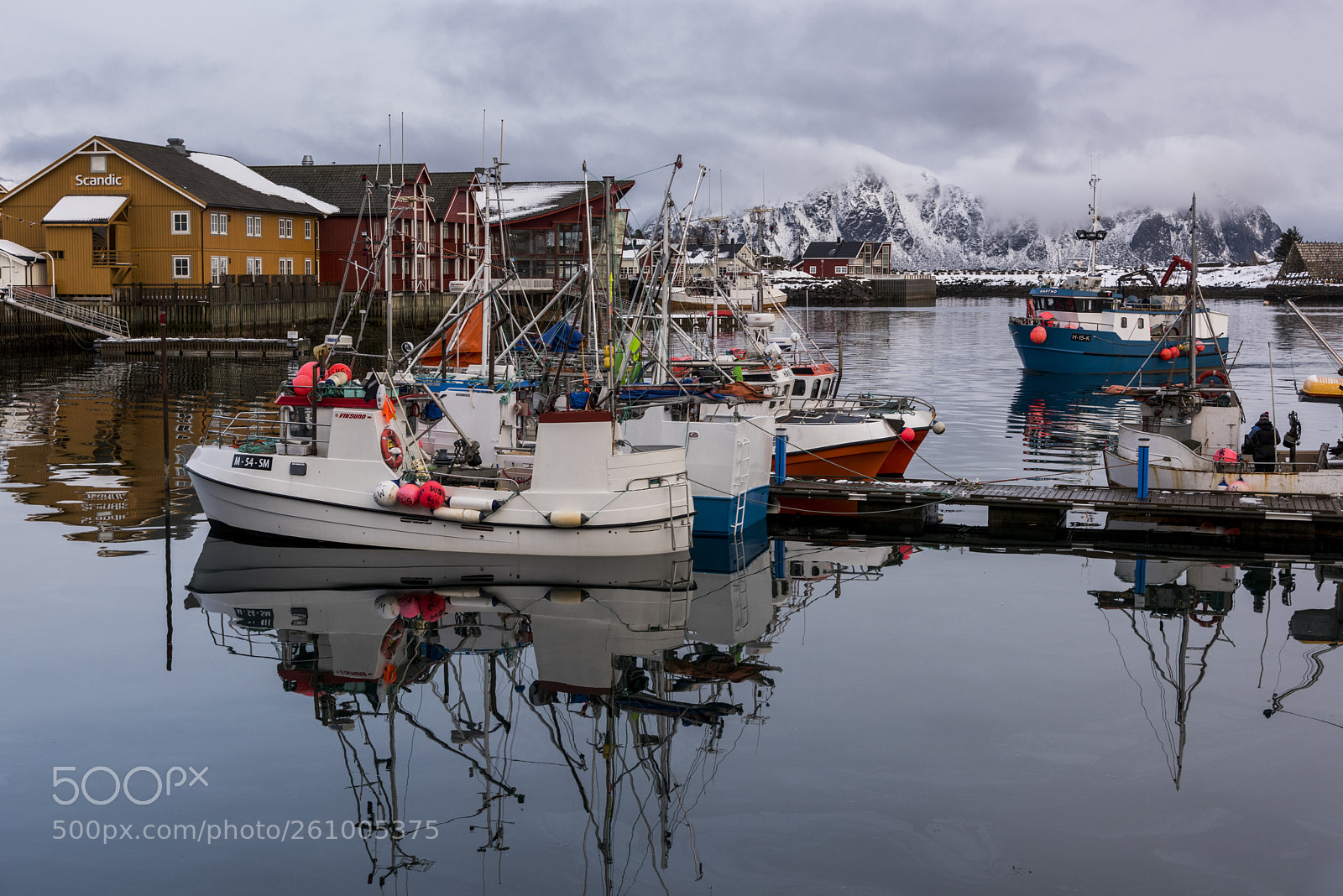 Nikon D810 sample photo. Boats at harbor with photography