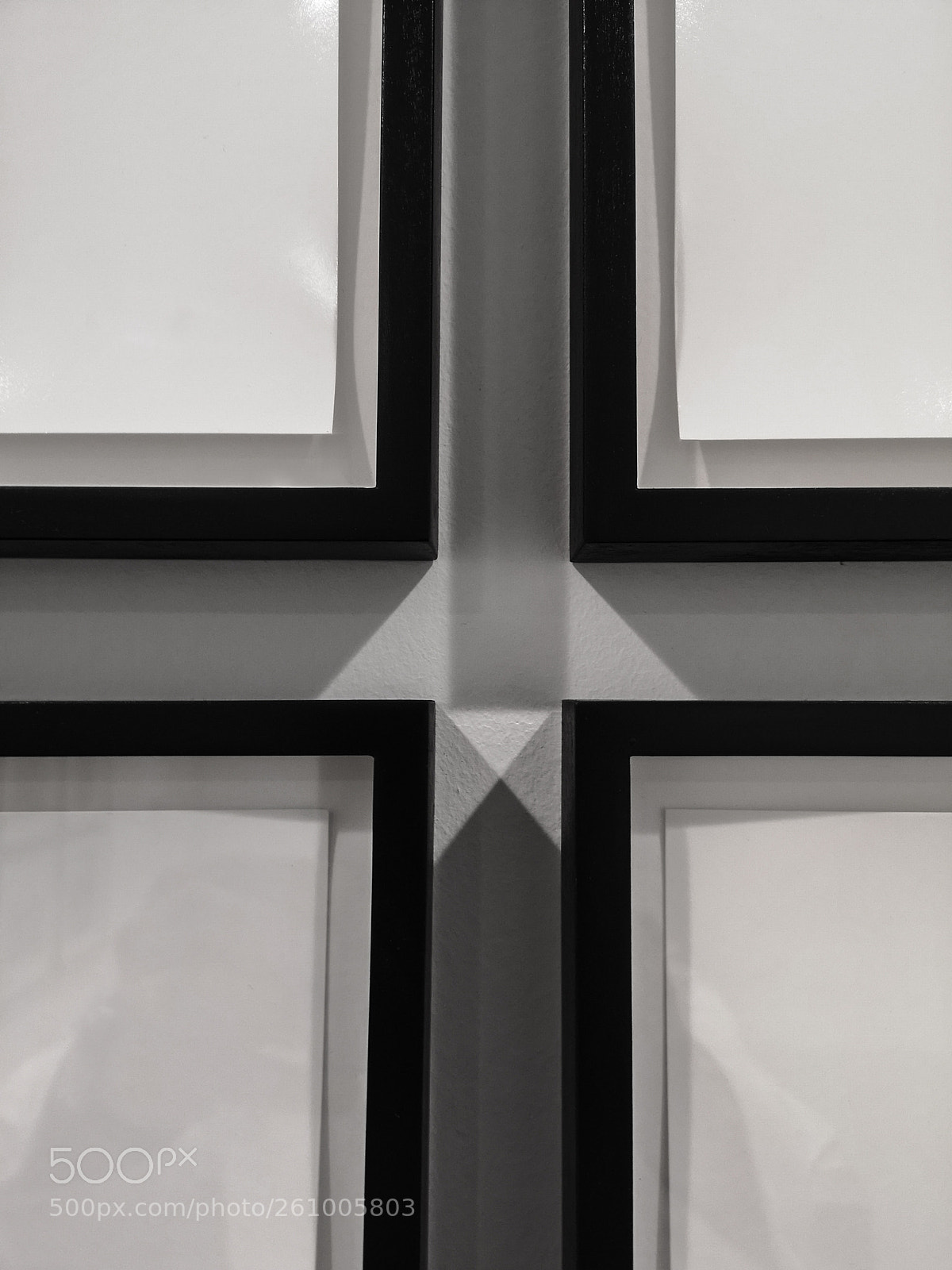 HUAWEI CLT-L29 sample photo. In the shadows photography