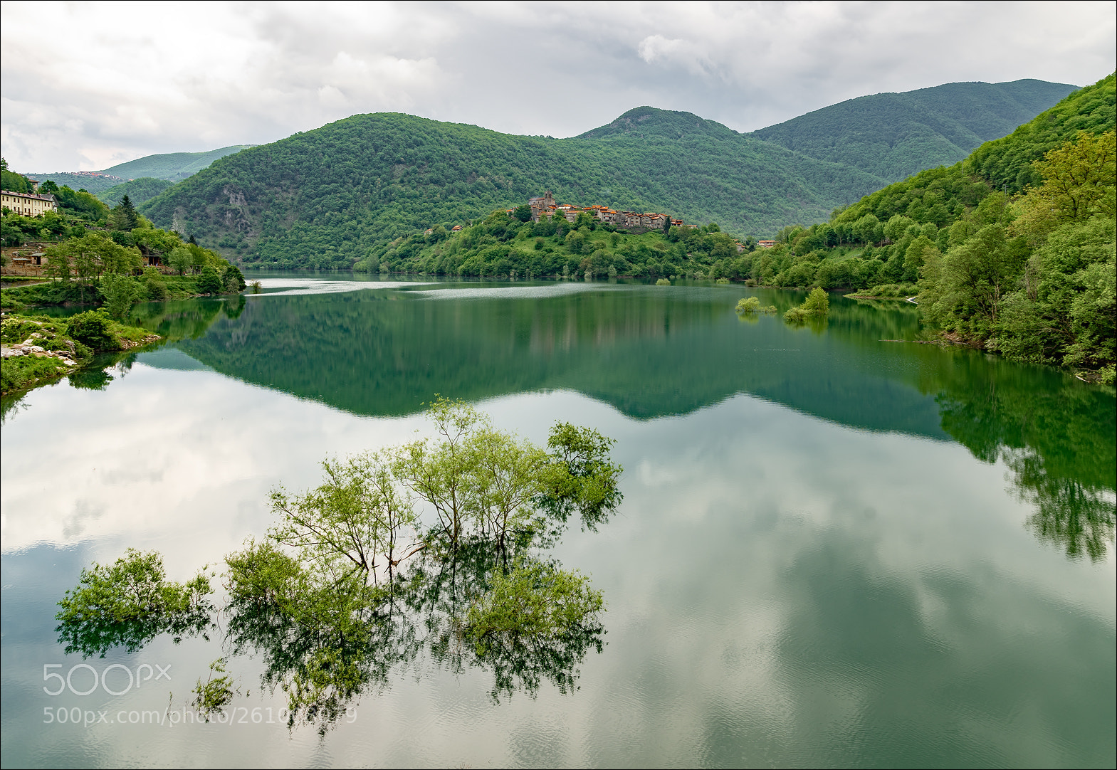 Sony a7 II sample photo. Vagli sotto photography