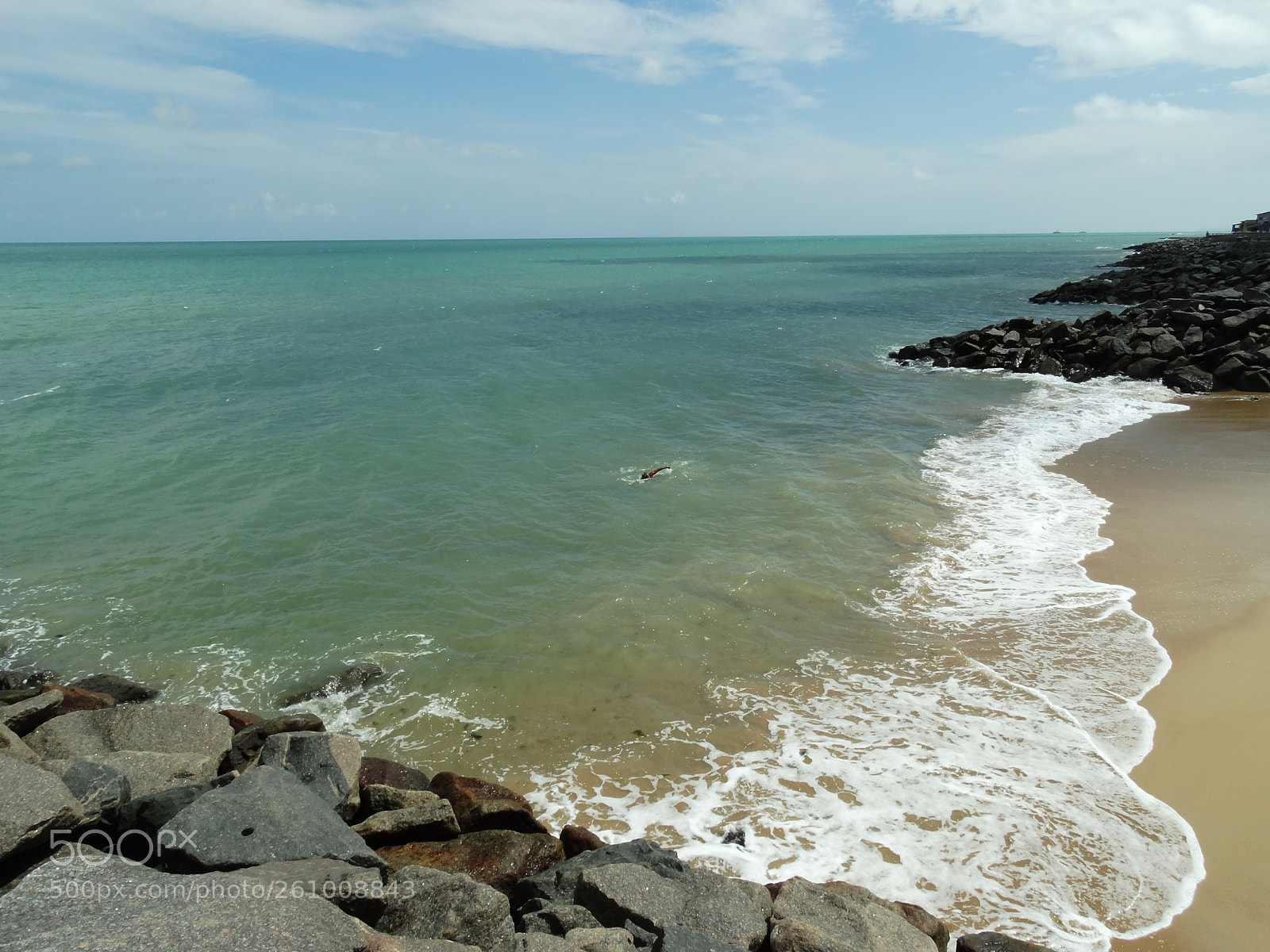 Sony Cyber-shot DSC-HX300 sample photo. Nadador em praia de photography