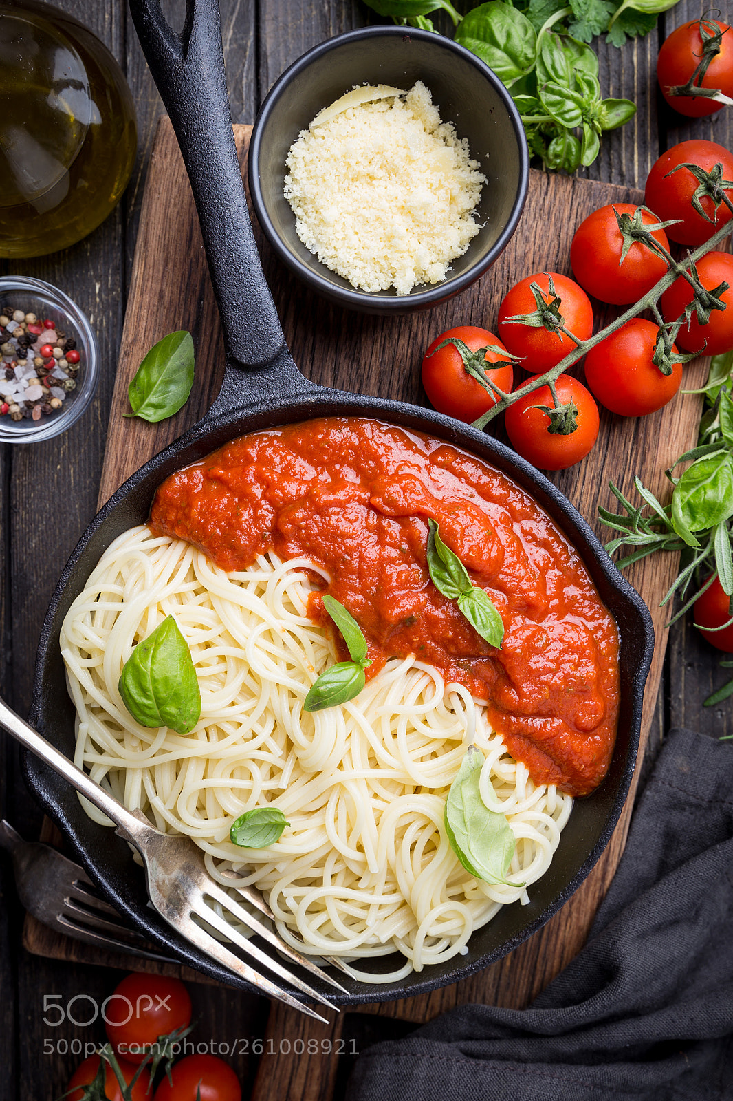 Canon EOS 6D sample photo. Spaghetti pasta with tomato photography