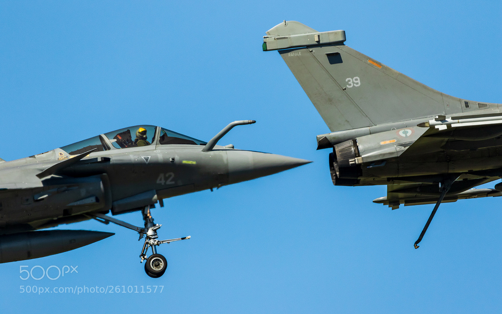 Canon EOS 7D Mark II sample photo. Strange rafale photography