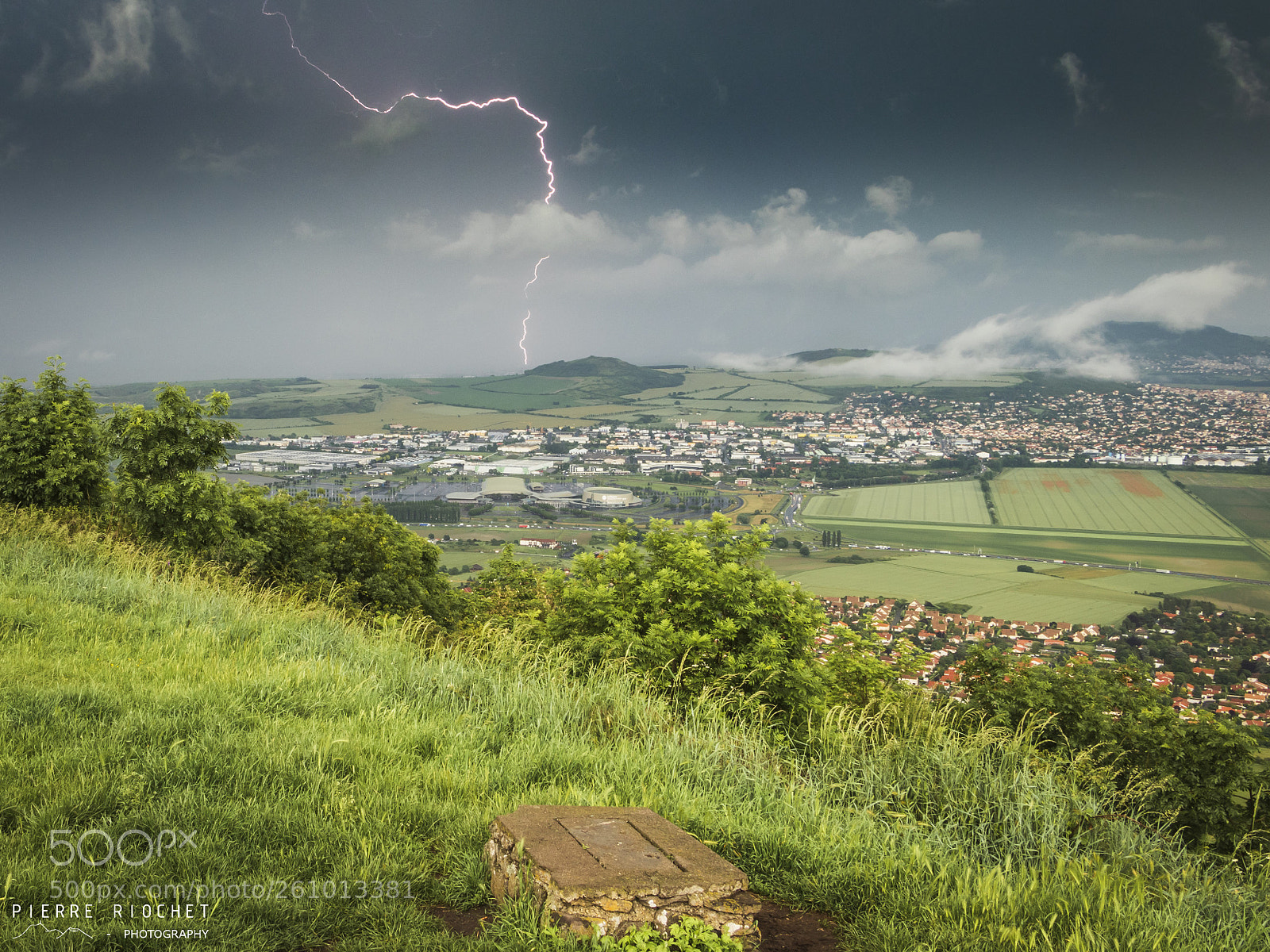 Canon EOS 80D sample photo. Orage plateau de gergovie-auvergne-france photography