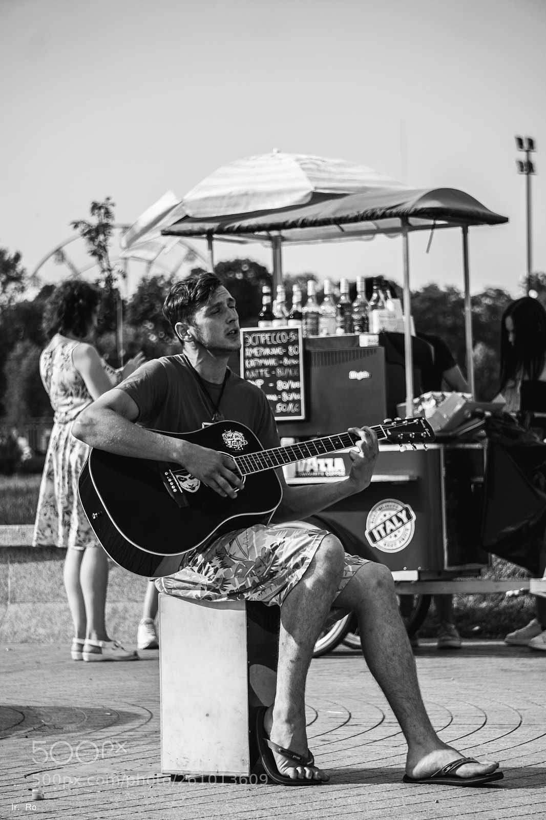 Sony a6000 sample photo. Street musician photography