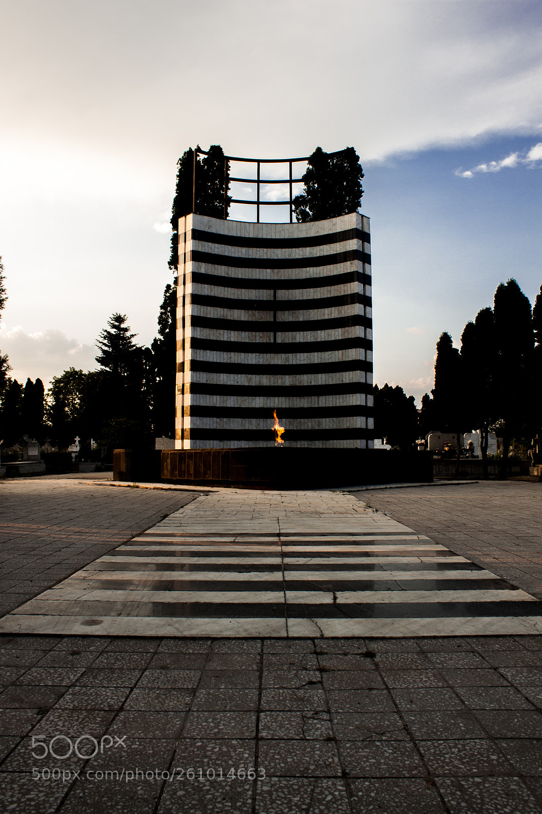 Canon EOS 500D (EOS Rebel T1i / EOS Kiss X3) sample photo. Death monument.jpg photography