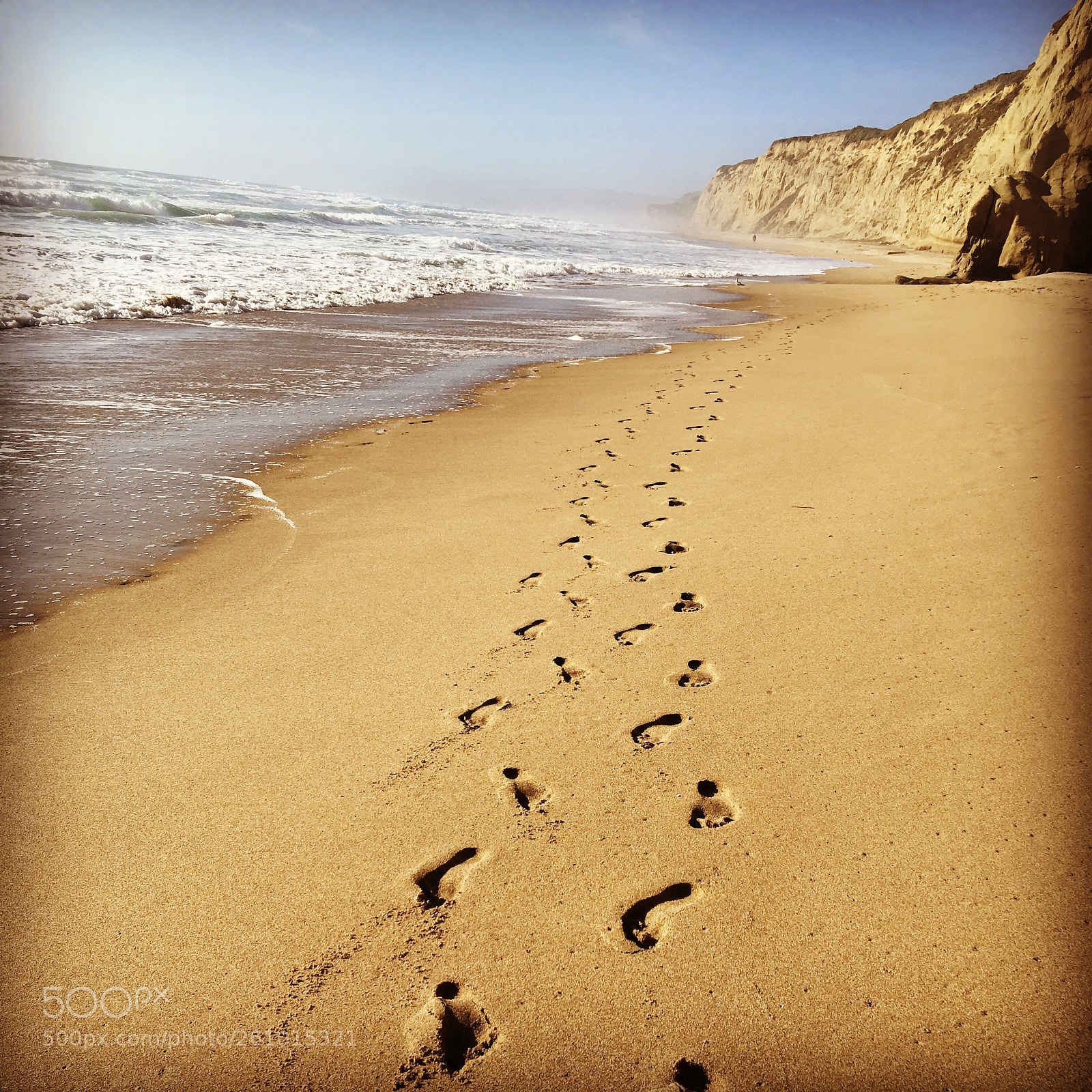 Apple iPhone 6s sample photo. Footsteps in the half photography