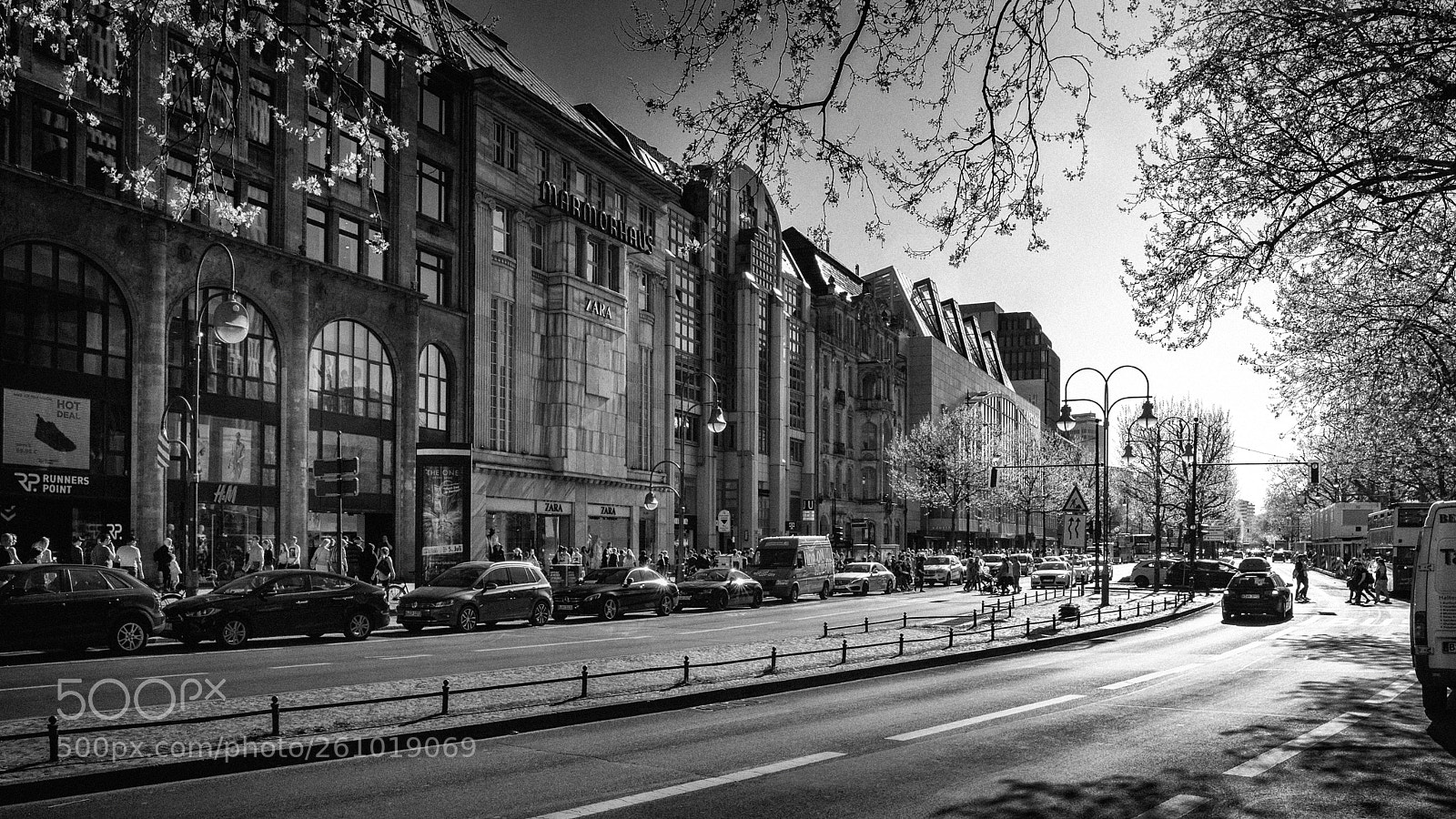 Leica Q (Typ 116) sample photo. Primavera en las callles photography