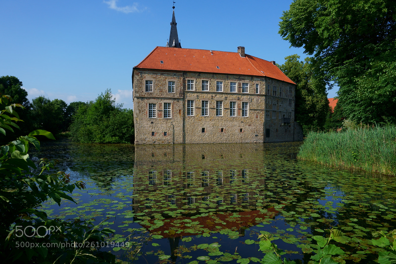 Sony a6300 sample photo. Burg lüdinghausen photography