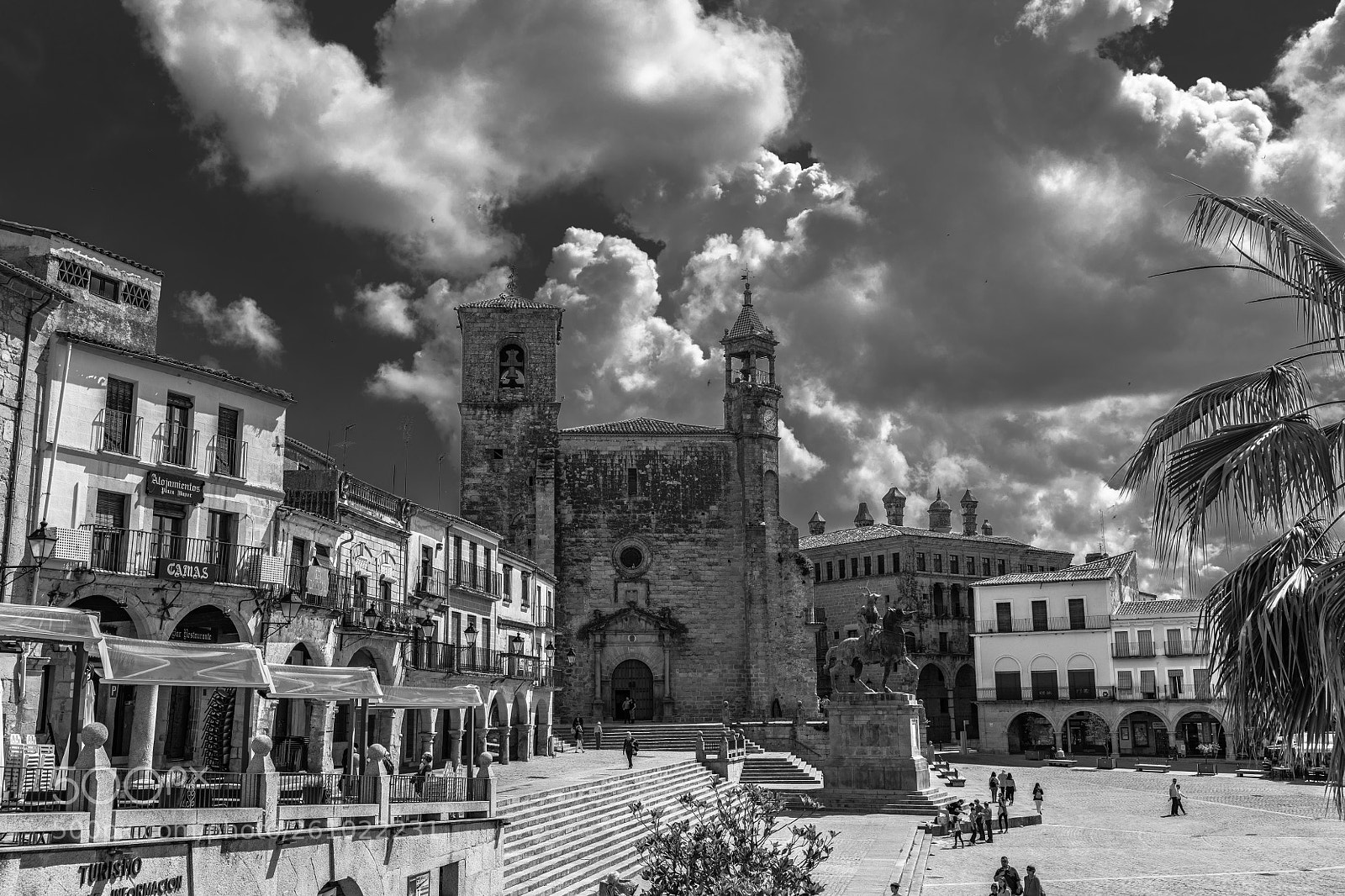 Canon EOS 5DS R sample photo. Plaza mayor trujillo b photography