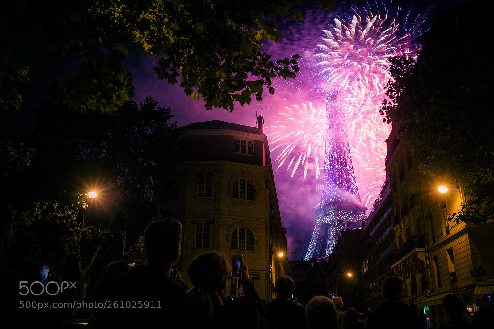 Canon EOS 700D (EOS Rebel T5i / EOS Kiss X7i) sample photo. Bastille day in paris photography