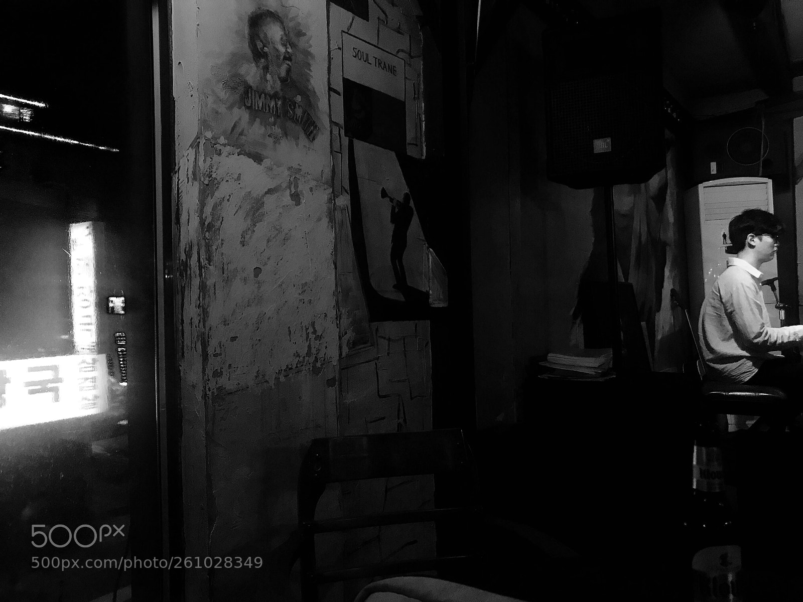 Apple iPhone 7 Plus sample photo. Jazz bar <bottom line> photography