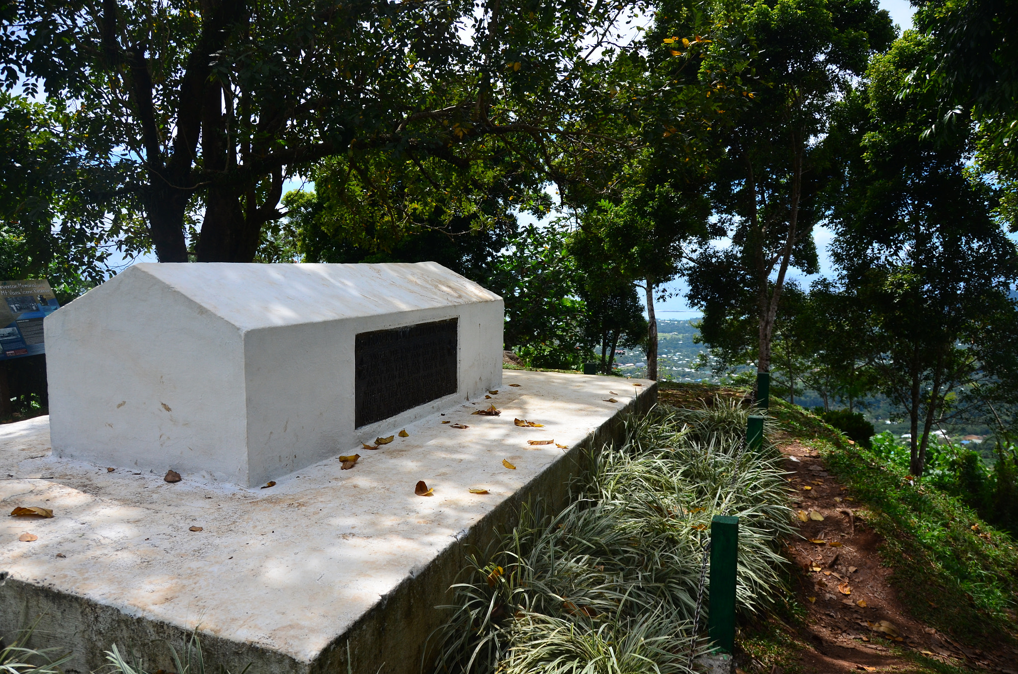 Nikon D7000 sample photo. Robert louis stevenson's grave site.  samoa. photography