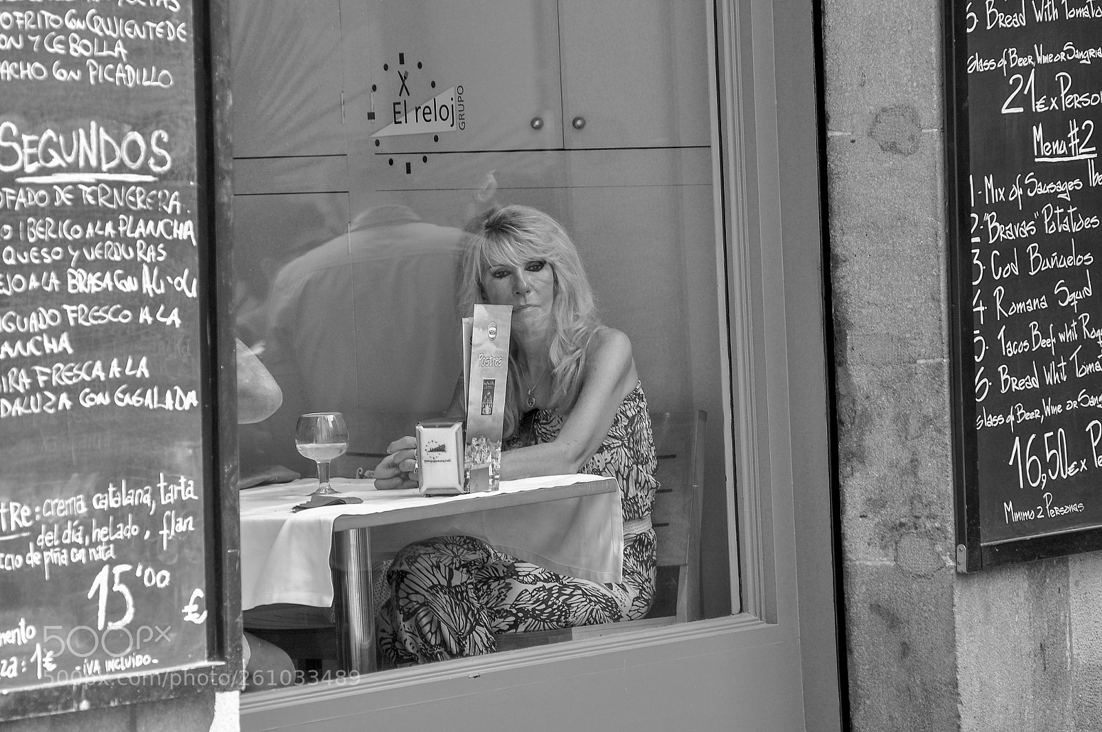 Nikon D90 sample photo. Woman in the window photography