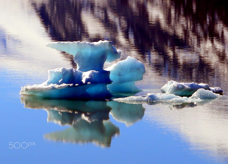 Canon EOS 200D (EOS Rebel SL2 / EOS Kiss X9) sample photo. Reflective glacier ice photography