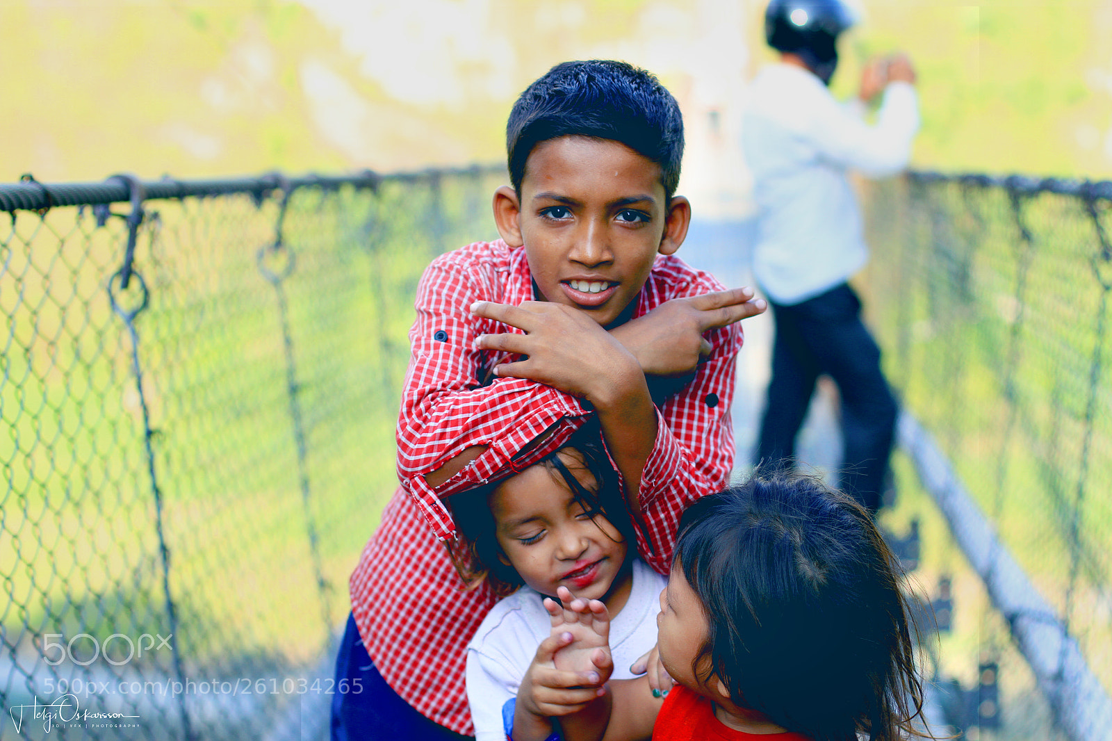 Canon EOS 7D sample photo. Kids chasing me photography