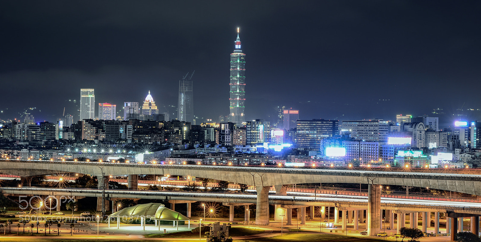 Nikon D800 sample photo. Taipei 101 photography