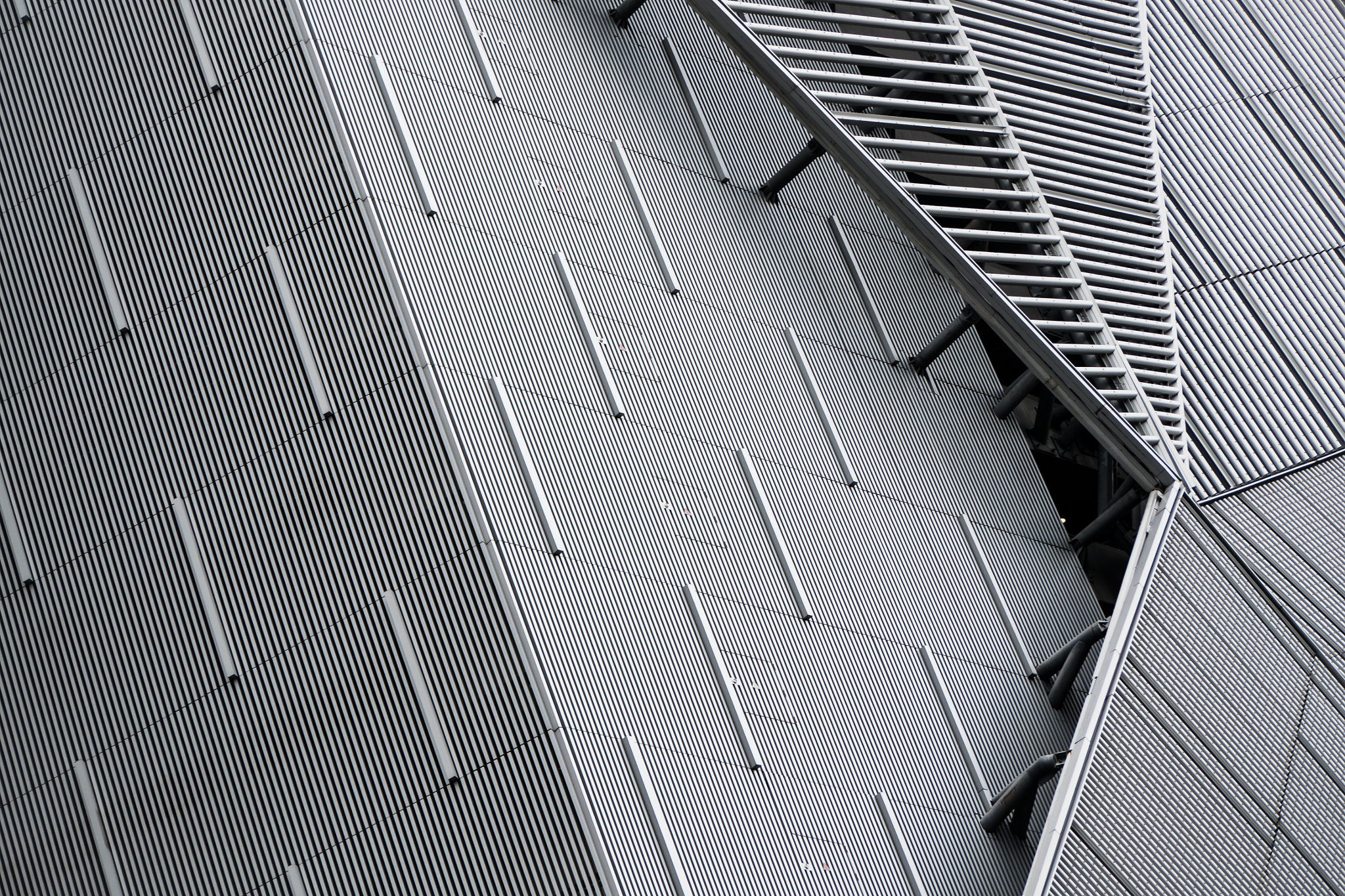 Panasonic Lumix DMC-G5 sample photo. King of the angles photography