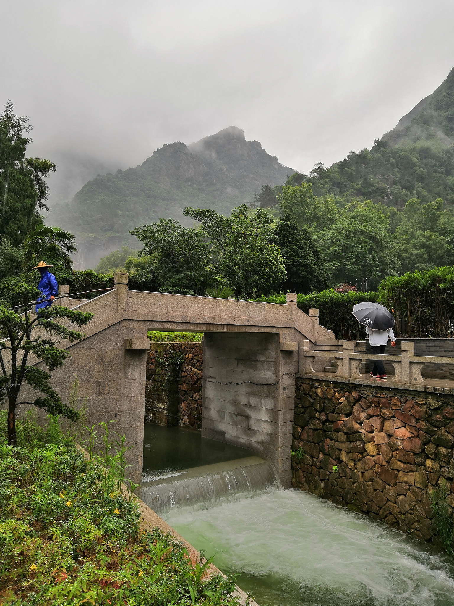 HUAWEI Honor 10 sample photo. Stream，2 photography