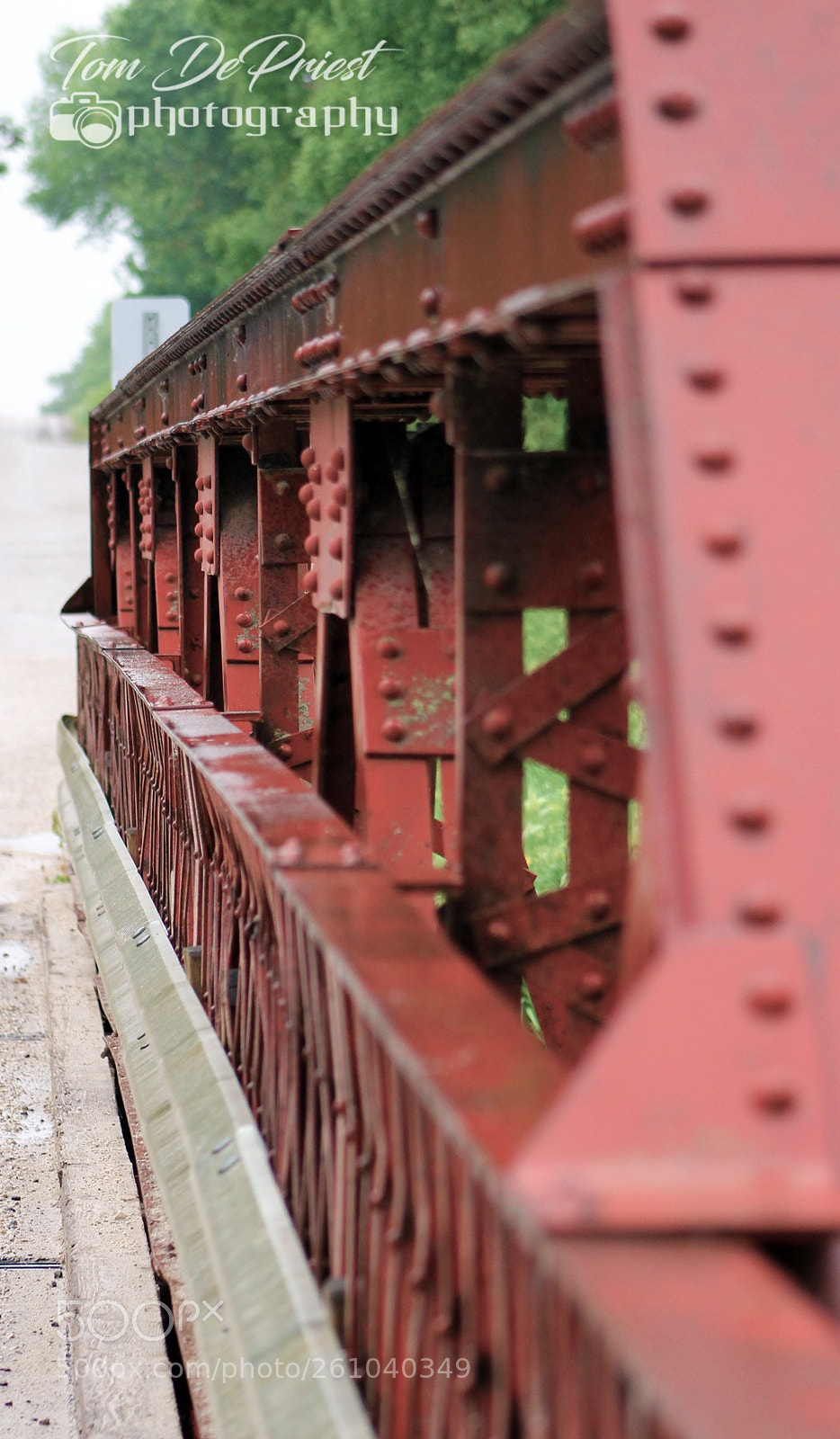 Canon EOS 1100D (EOS Rebel T3 / EOS Kiss X50) sample photo. I love rivets and photography