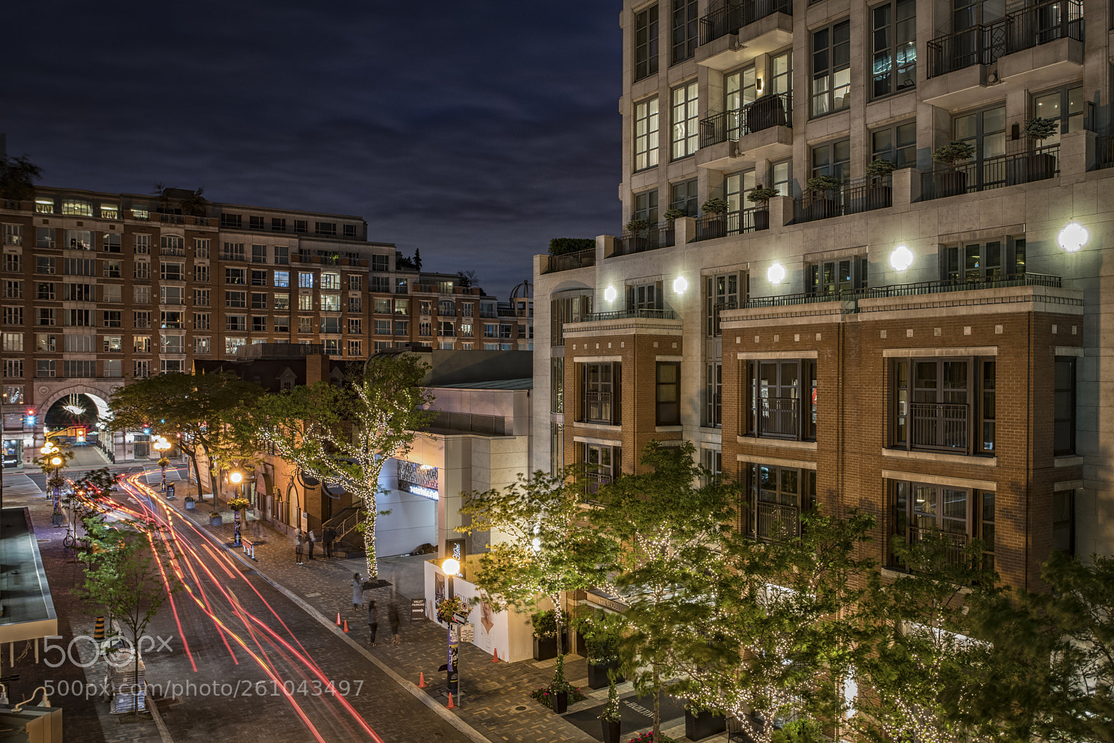 Nikon D850 sample photo. Busy night in yorkville photography