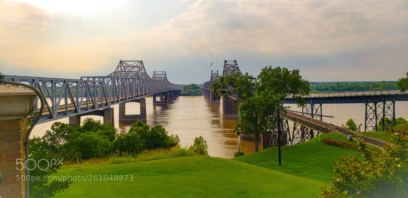 Samsung Galaxy S9 sample photo. Bridges over the mississippi photography