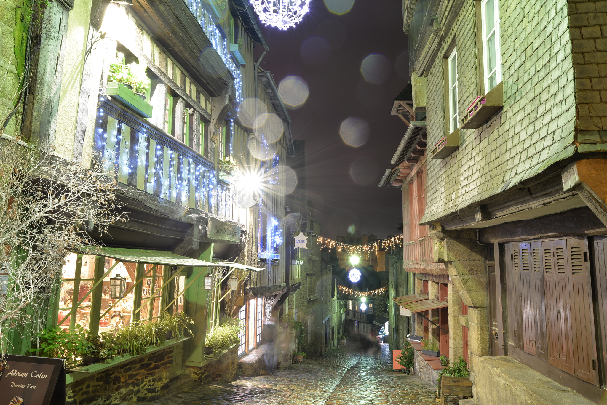 Tamron SP 24-70mm F2.8 Di VC USD sample photo. Dinan à noel 2017 sous la pluie photography