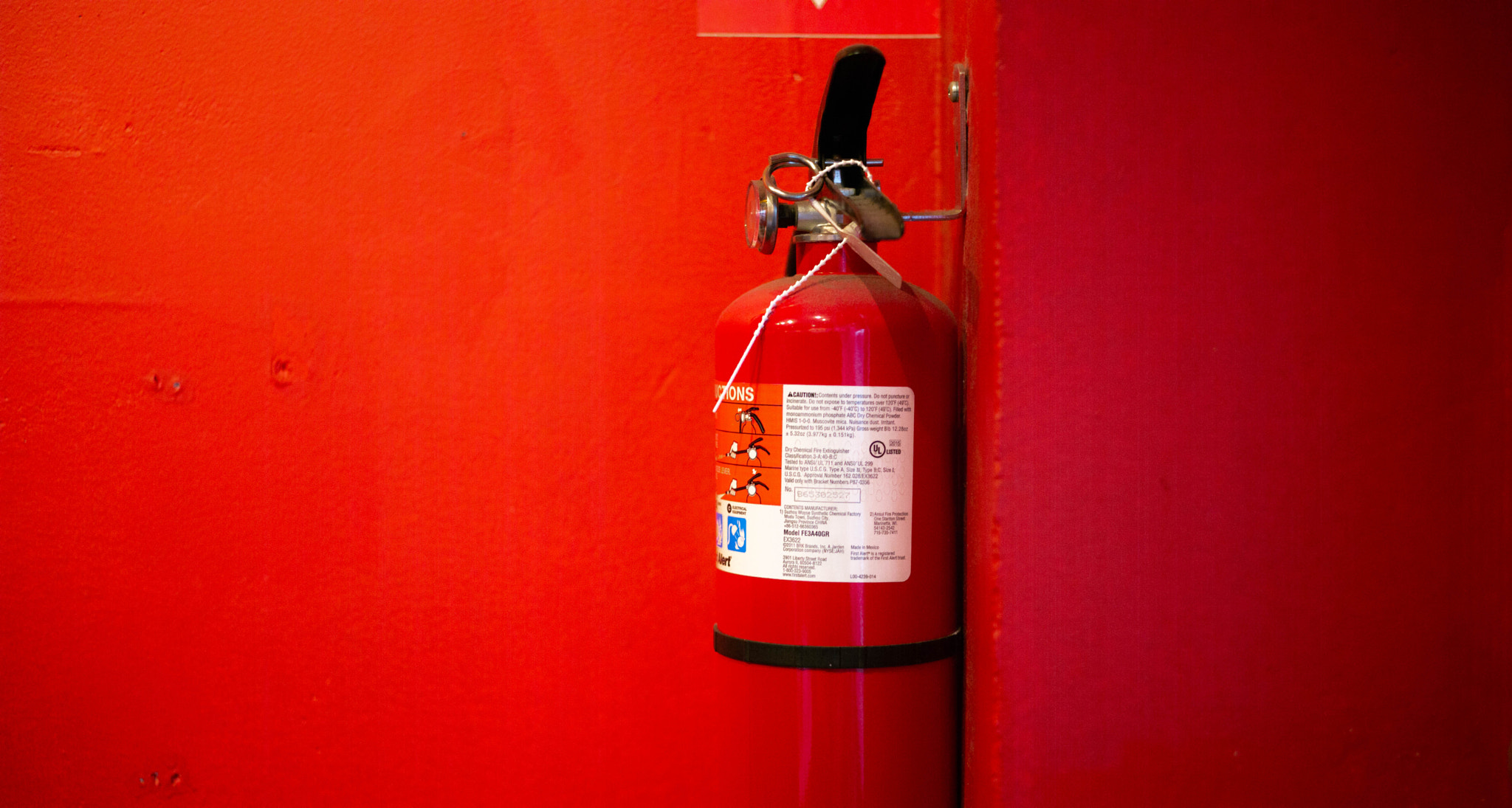 Leica M (Typ 240) sample photo. Love extinguisher photography