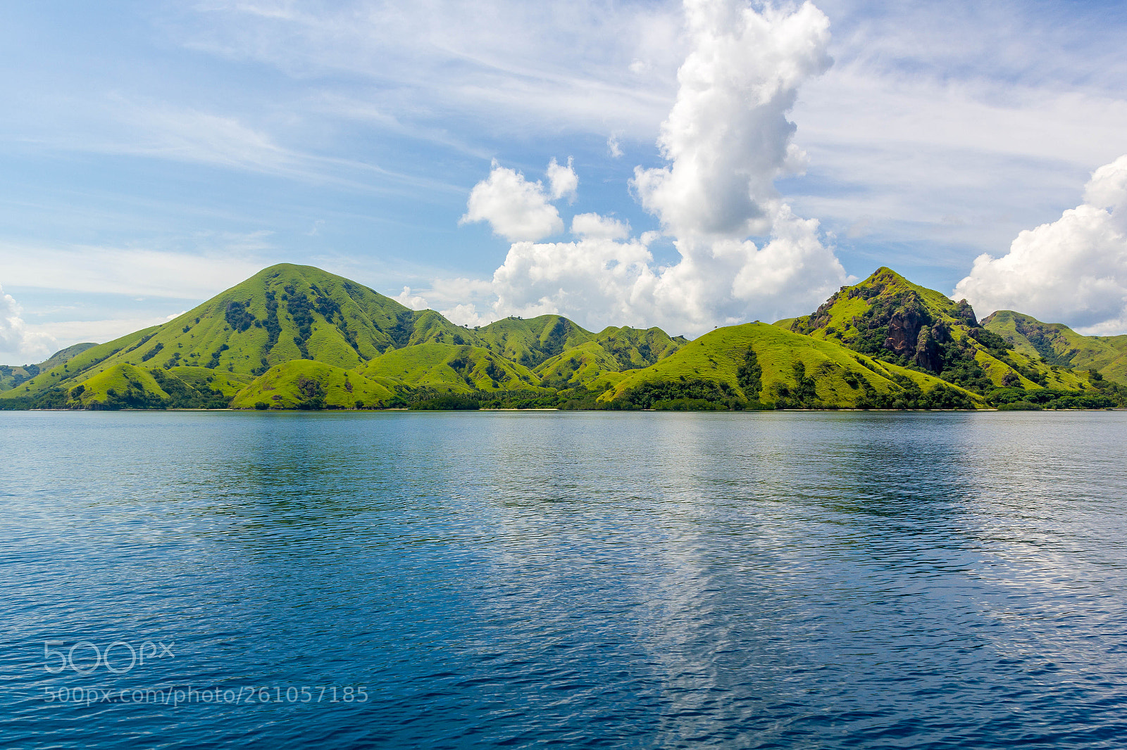 Canon EOS 550D (EOS Rebel T2i / EOS Kiss X4) sample photo. Island of dragons photography