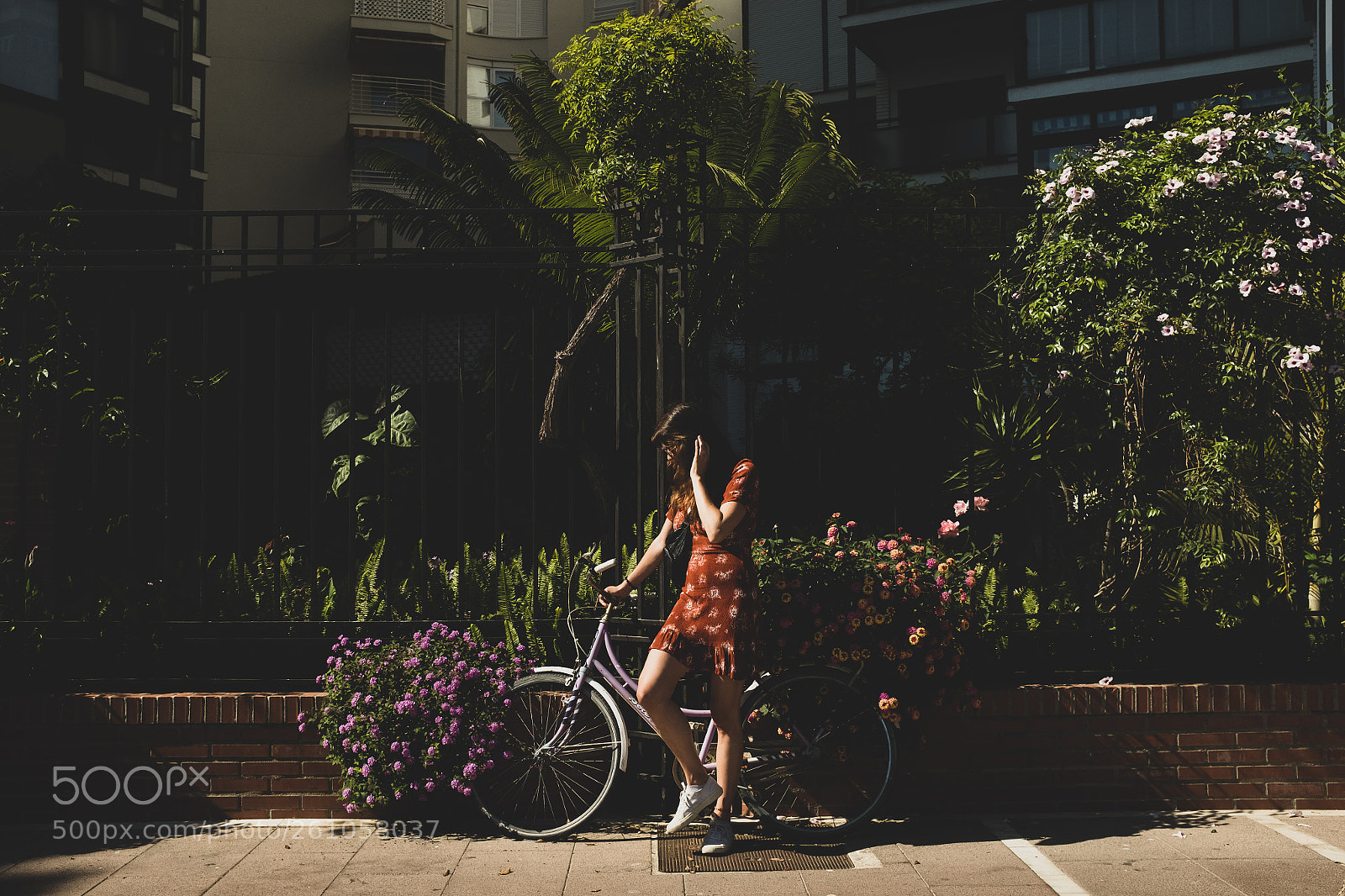 Fujifilm X100T sample photo. The girl and the photography