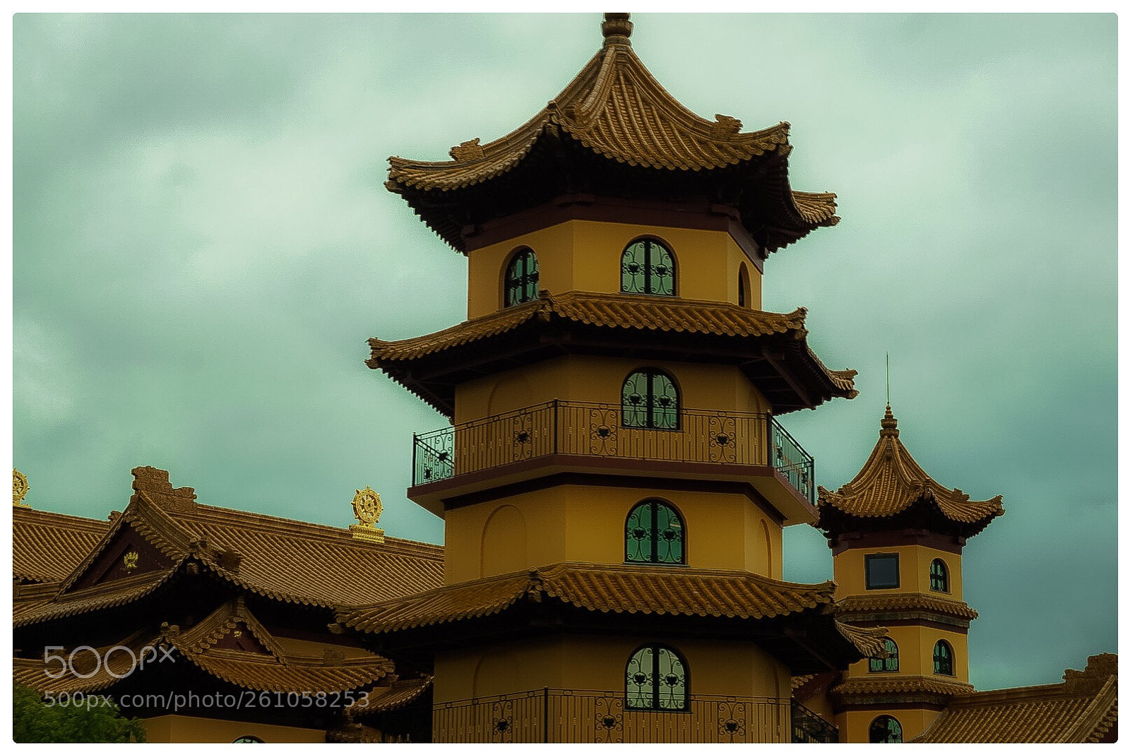 Sony a6000 sample photo. Temple bouddhiste à Évry photography