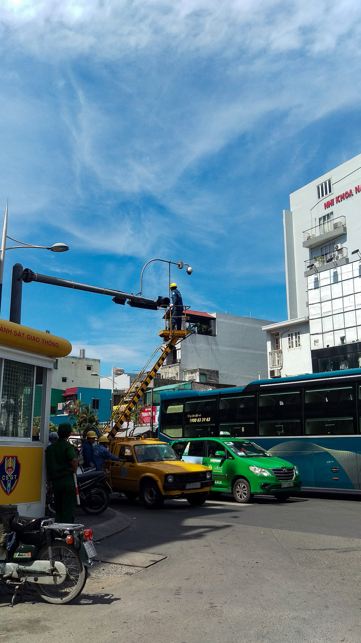HTC ONE M9 sample photo. Working photography