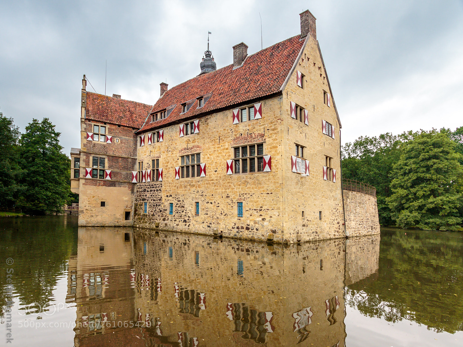 Canon EOS 7D Mark II sample photo. Burg vischering photography