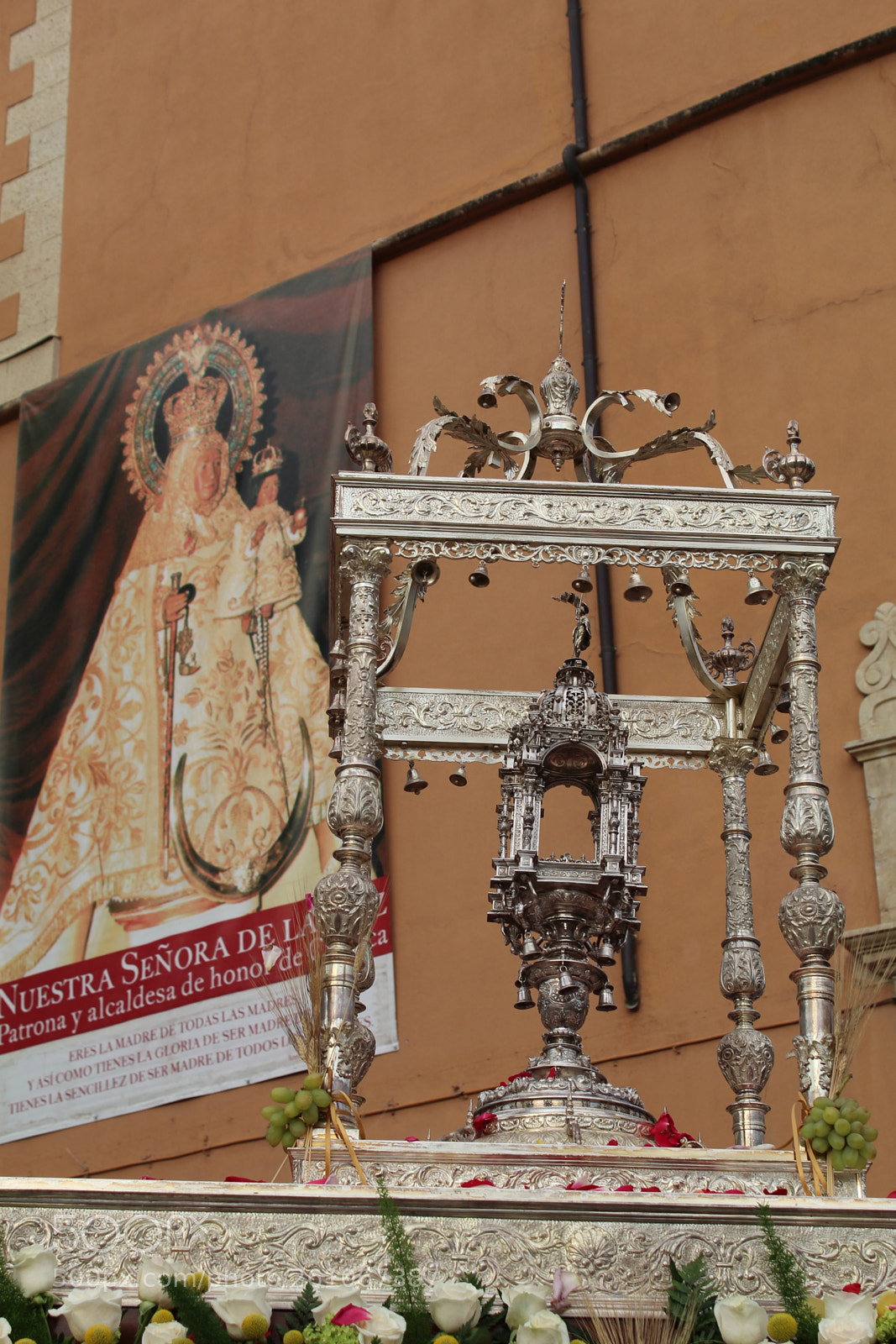 Canon EOS 1300D (EOS Rebel T6 / EOS Kiss X80) sample photo. Llegando al Último altar photography