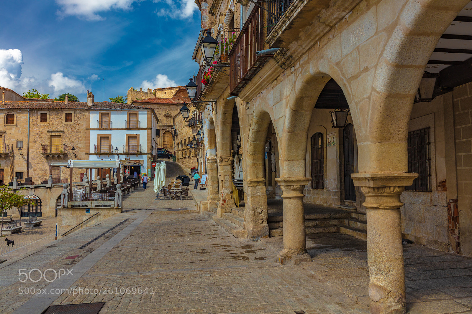 Canon EOS 5DS R sample photo. Plaza mayor trujillo ca photography
