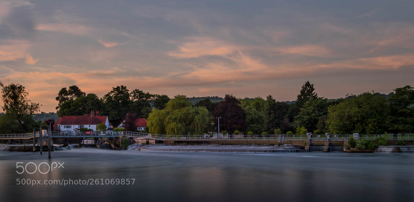 Canon EOS 5D Mark IV sample photo. Hambleden lock view from photography
