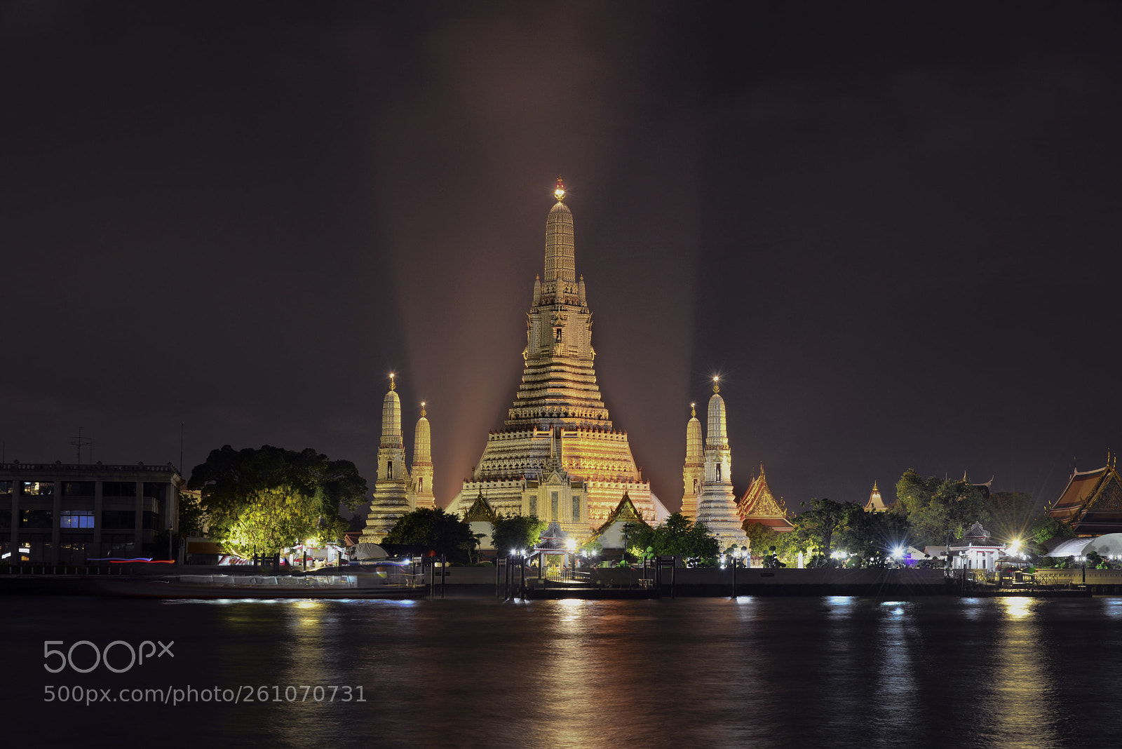 Nikon D800 sample photo. Wat arunratchawararam temple photography