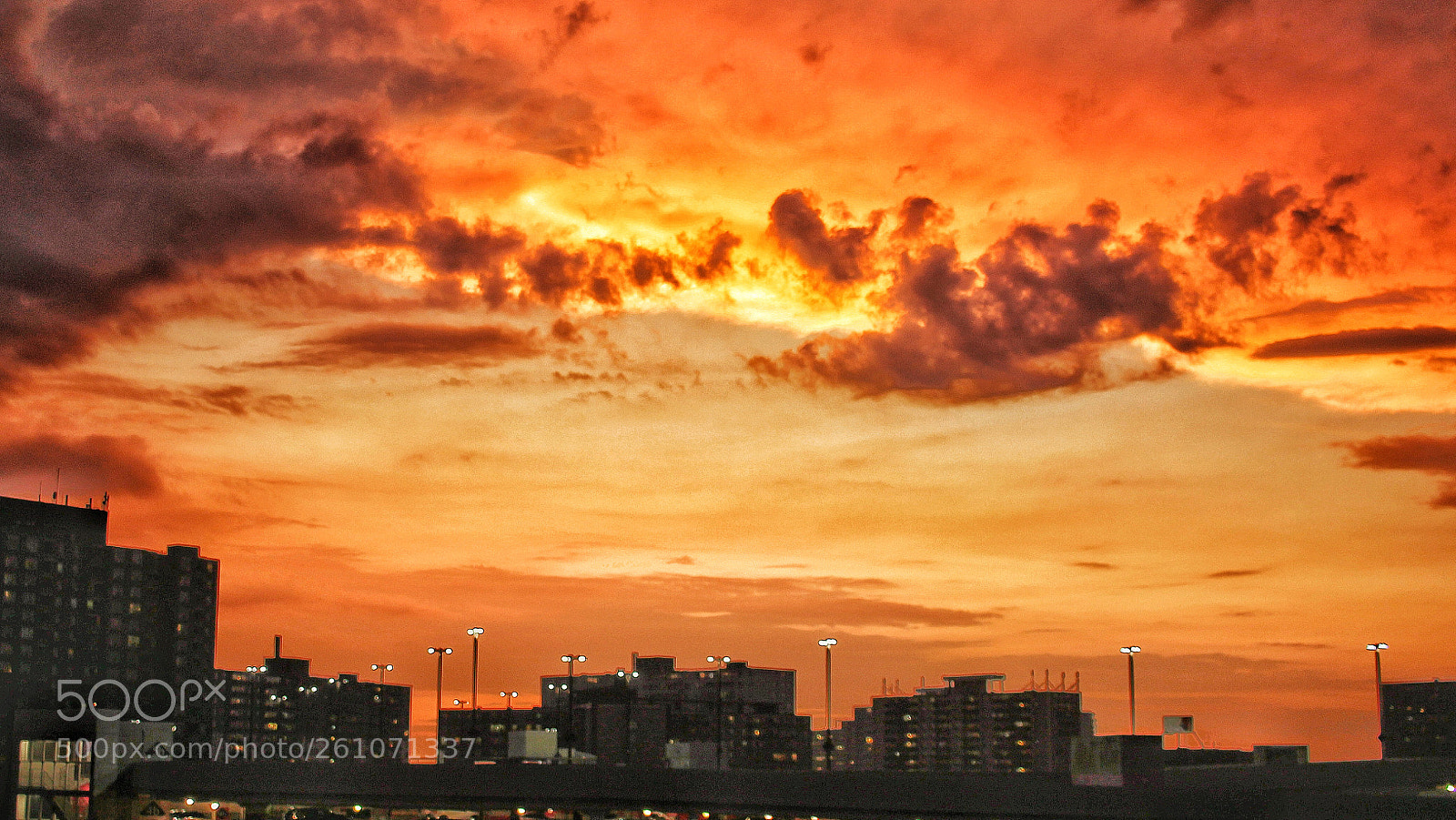 Canon EOS 1200D (EOS Rebel T5 / EOS Kiss X70 / EOS Hi) sample photo. Burning sky photography