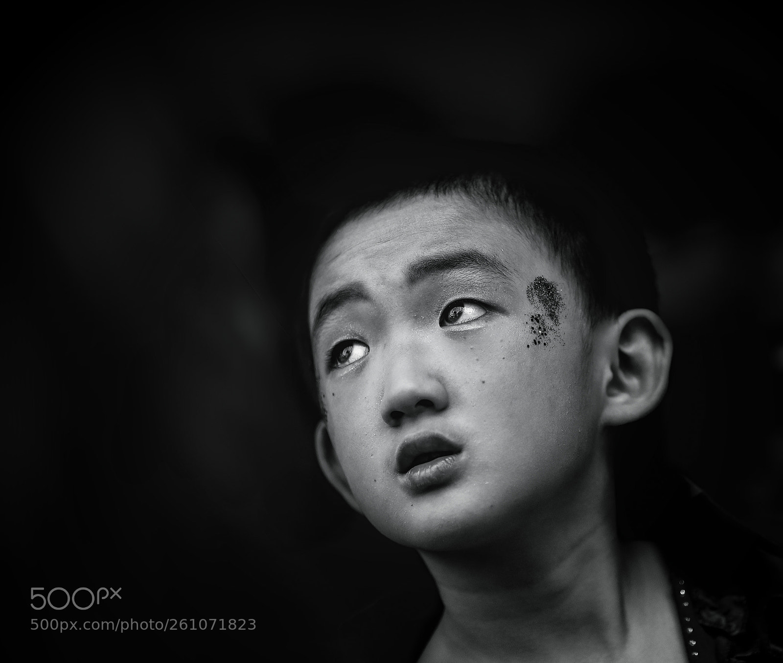 Canon EOS-1D X Mark II sample photo. 那个小孩专注的目光the child's focused gaze photography