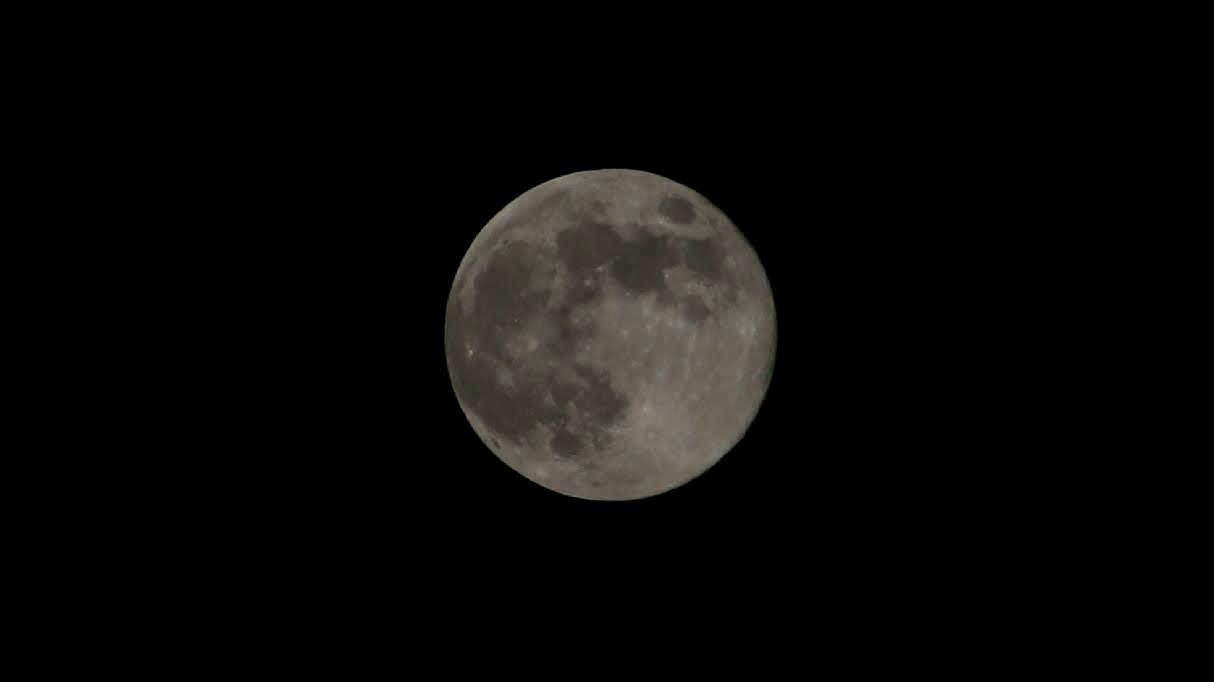 Canon EOS 800D (EOS Rebel T7i / EOS Kiss X9i) sample photo. Moon photography