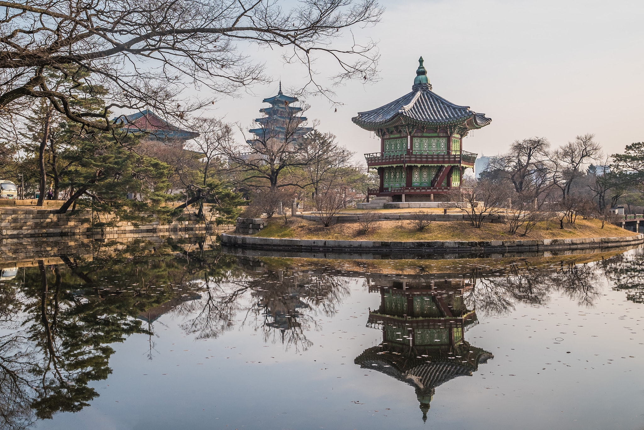 Sony a7S II sample photo. The reflections of my seoul photography