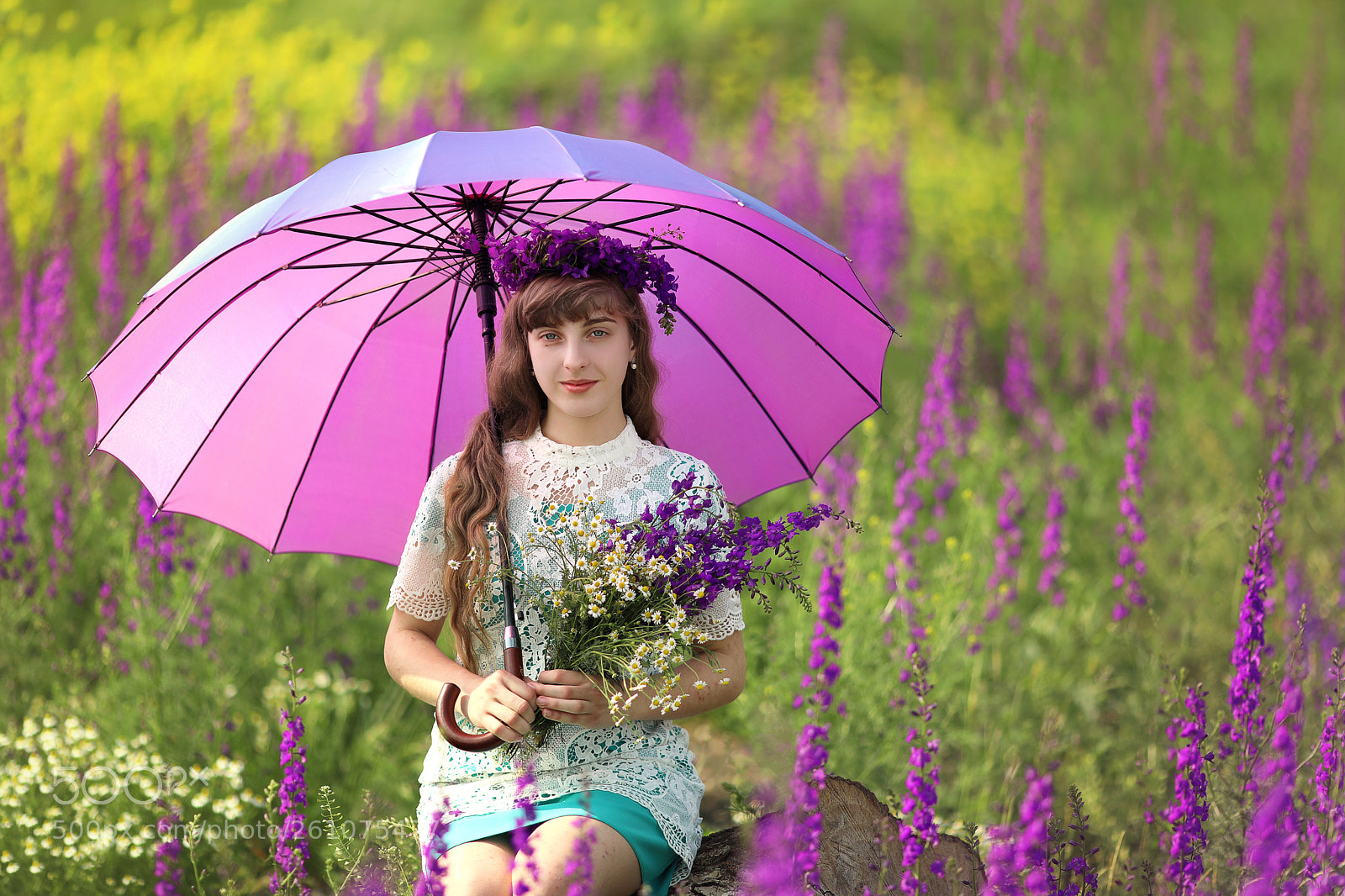 Canon EOS 5D Mark IV sample photo. Girl and lilac umbrella. photography