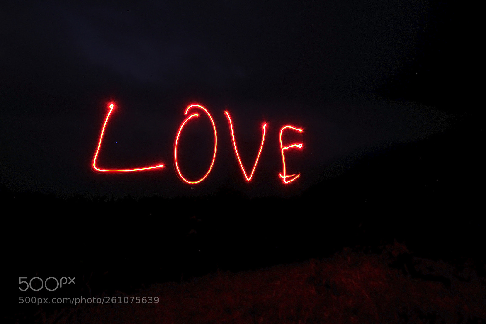 Canon EOS 550D (EOS Rebel T2i / EOS Kiss X4) sample photo. Red light is the photography