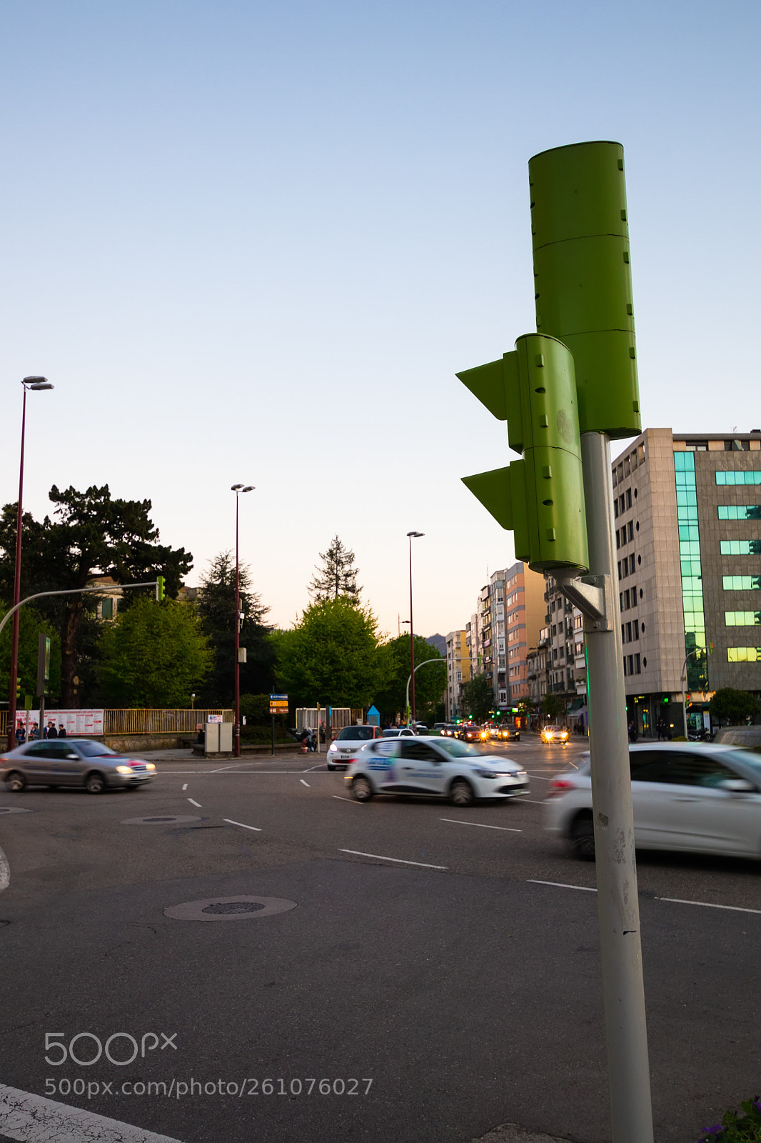 Canon EOS 80D sample photo. The traffic and the photography