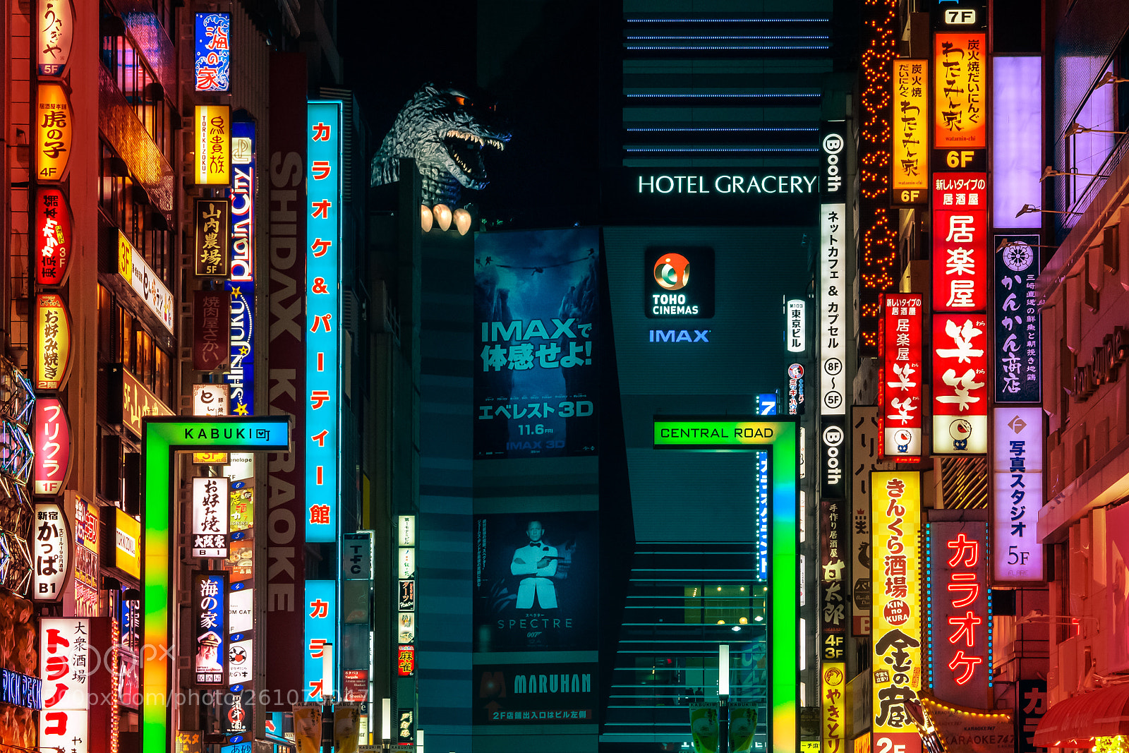 Olympus OM-D E-M10 sample photo. Shinjuku life photography