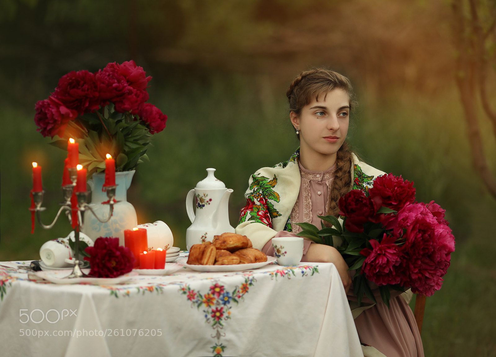 Canon EOS 5D Mark IV sample photo. Girl with red peonies photography