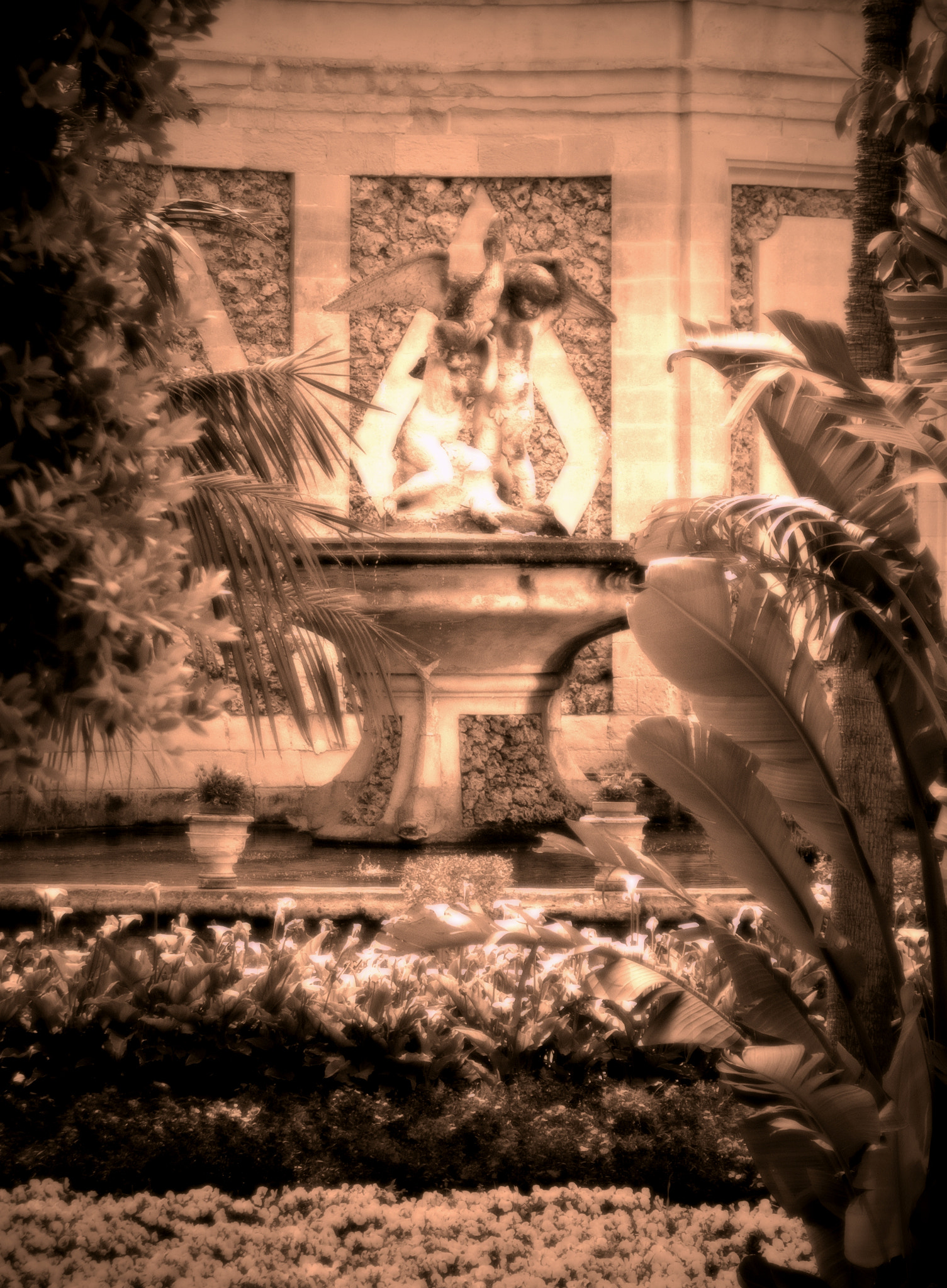 Olympus XZ-1 sample photo. Secret garden photography