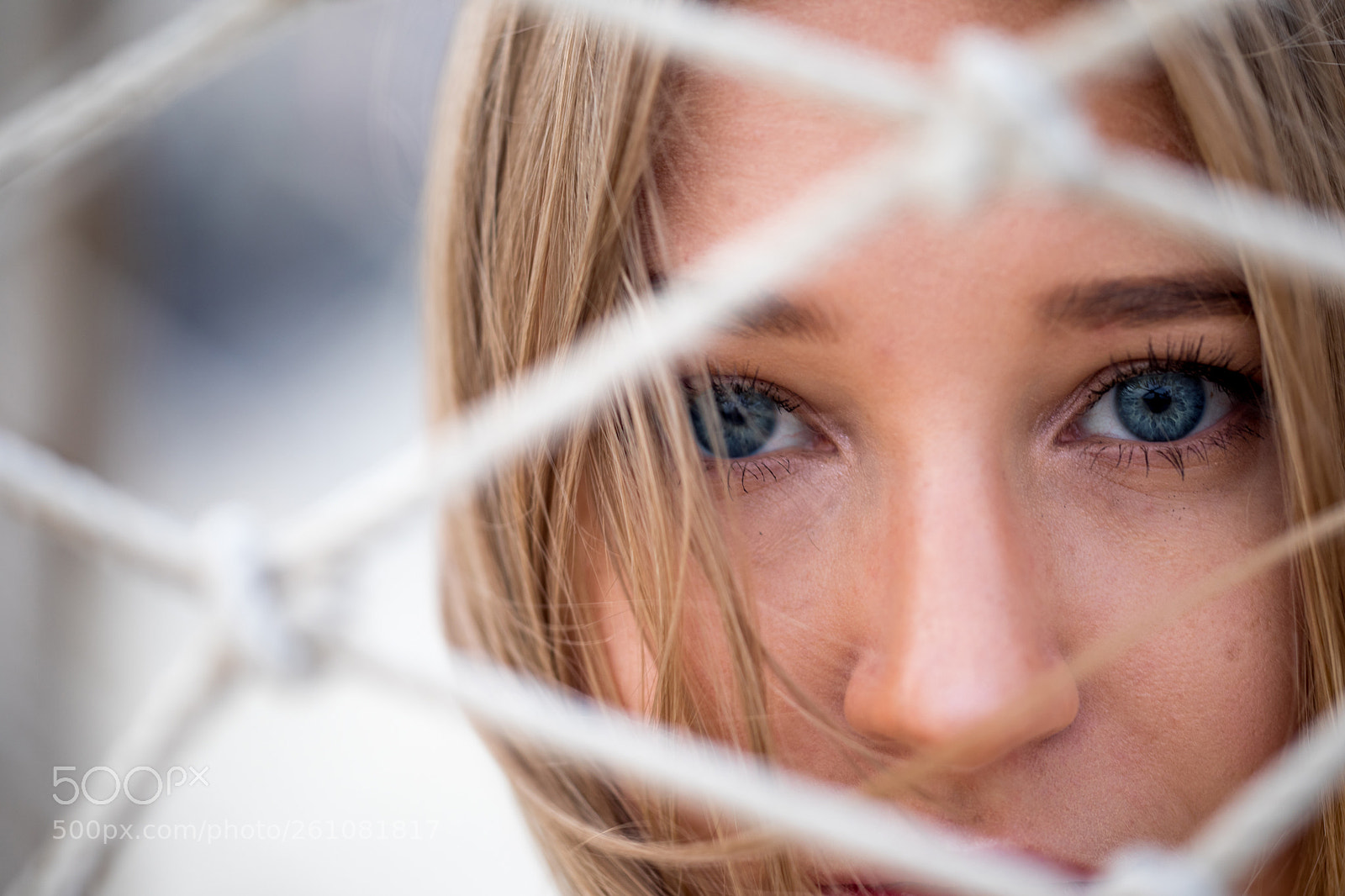 Canon EOS 5D Mark IV sample photo. Behind blue eyes photography