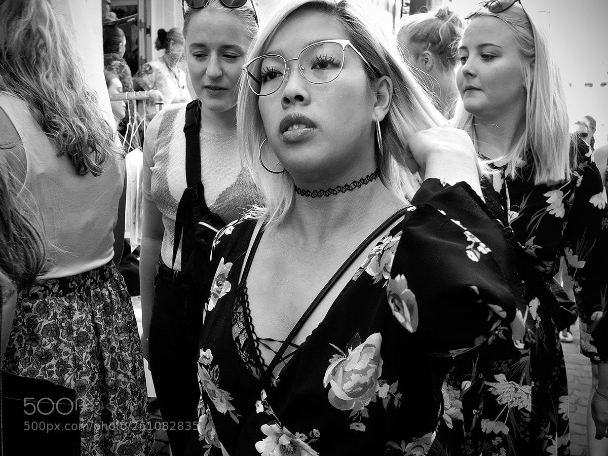Fujifilm X-Pro2 sample photo. Festival guests photography