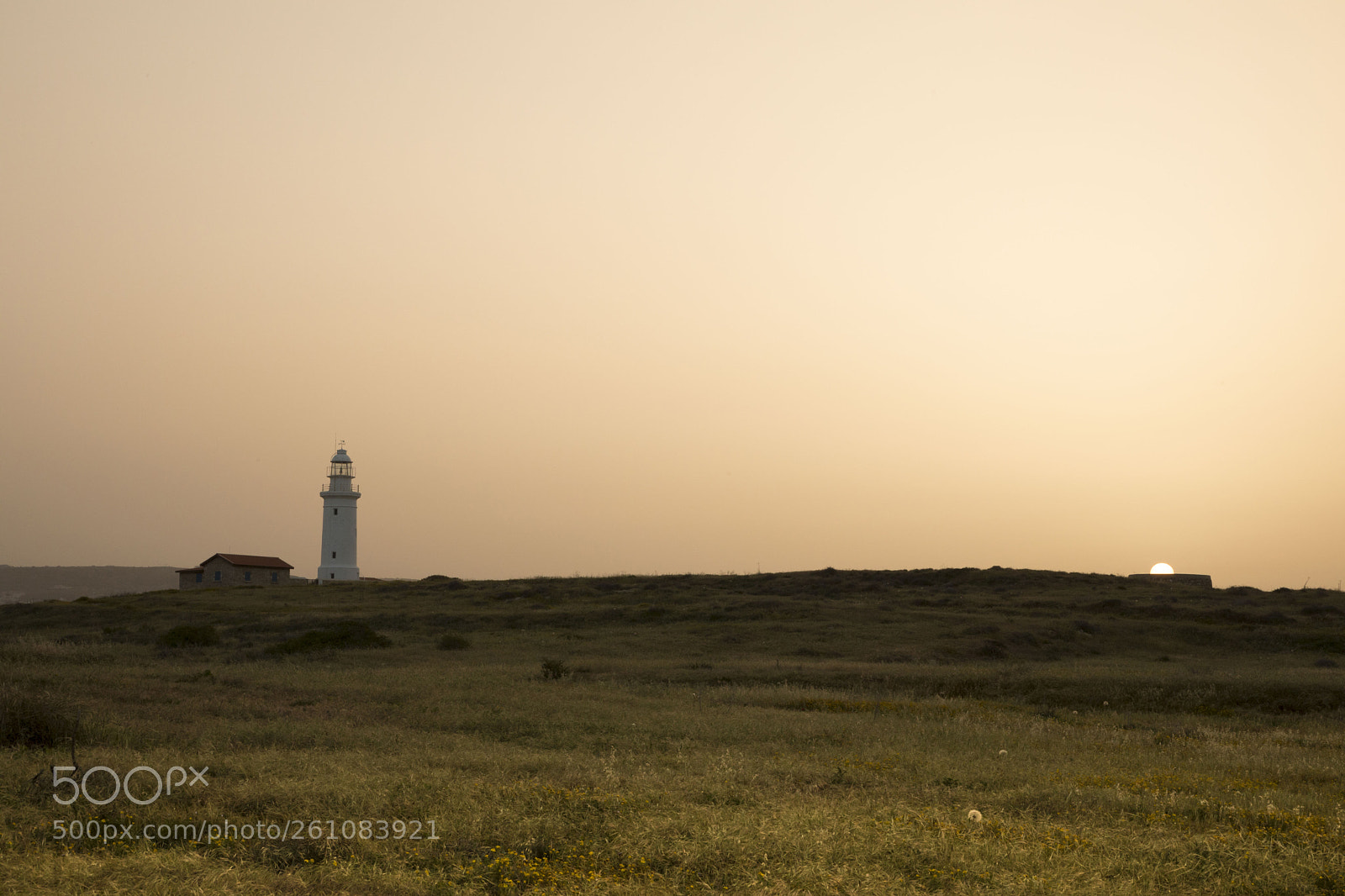 Canon EOS 5D Mark IV sample photo. Sunrise over the lighthouse photography