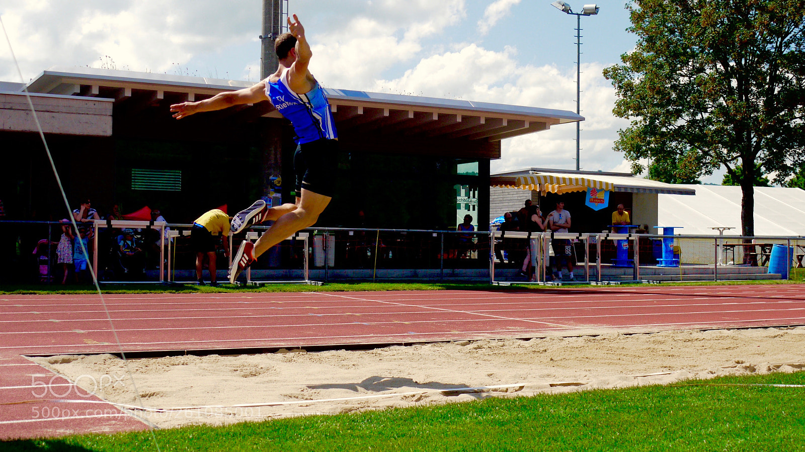 Panasonic Lumix DMC-G1 sample photo. Long jump photography